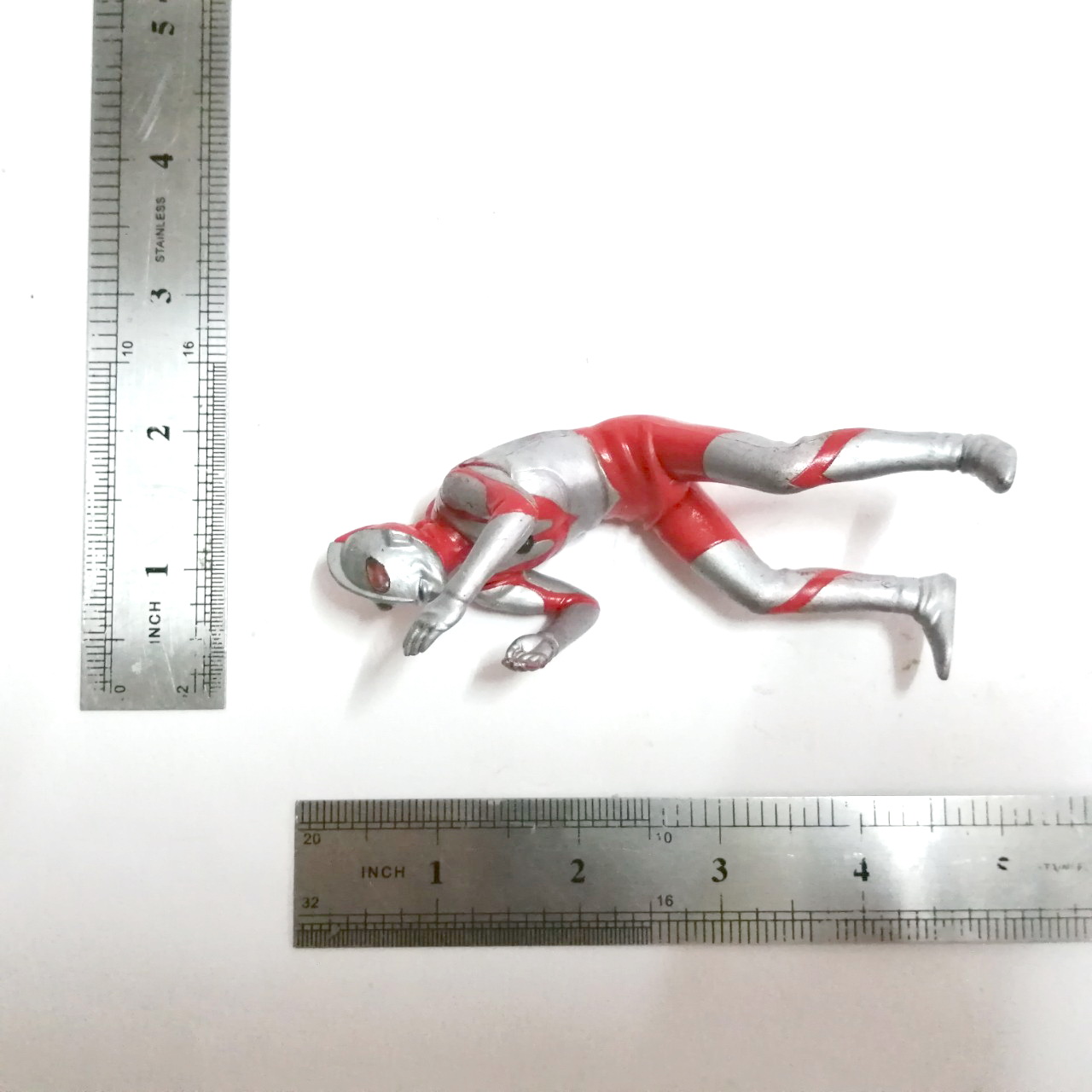 ยางตัน 4.5นิ้ว อุลตร้าแมน ขนาดตามภาพ งานปี 2000 ชุด Hiper detail (HD)