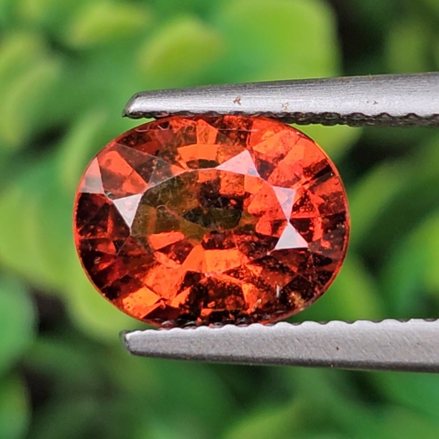 พลอย สเปสซาร์ไทต์ Spessartite Garnet 2.35 กะรัต Cts. พลอยแท้ อัญมณีมงคลประจําวันเกิด เครื่องประดับพลอย