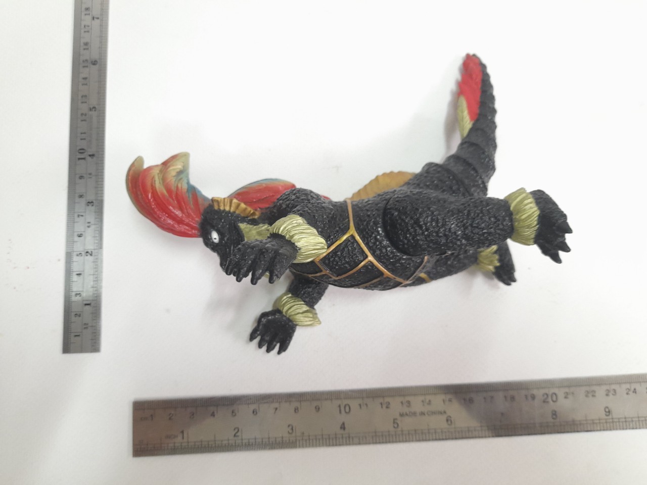 ซอฟ 6.5-7 นิ้ว สัตว์ประหลาดเจอโรนิม่อน จากอุลตร้าแมน มือสอง สภาพดี มีรอยบ้าง มีปั๊มใต้เท้า