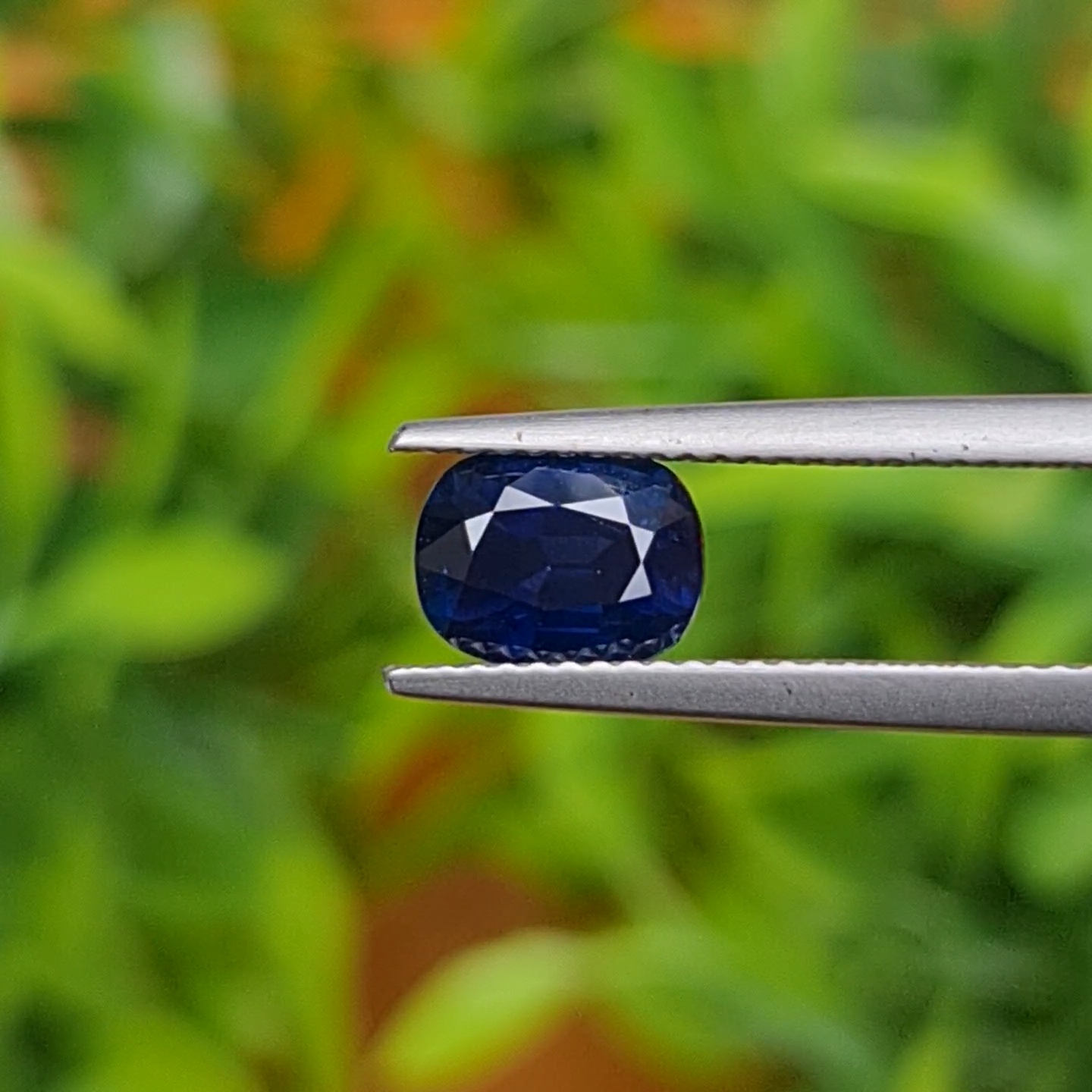 พลอย ไพลิน Blue Sapphire 2.05 กะรัต (Cts.) พลอยแท้ อัญมณีมงคลประจําวันเกิด เครื่องประดับพลอย