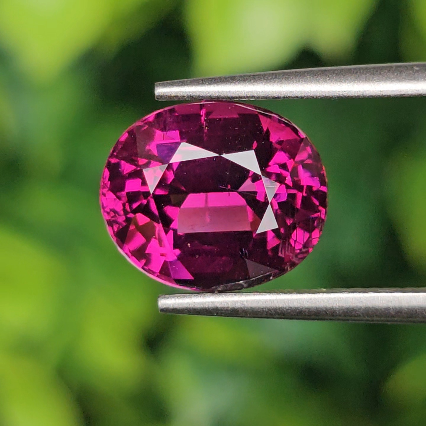 พลอย โรโดไลต์ กาเน็ท Rhodolite Garnet 4.50 กะรัต Cts.พลอยแท้ อัญมณีมงคลประจําวันเกิด เครื่องประดับพลอย