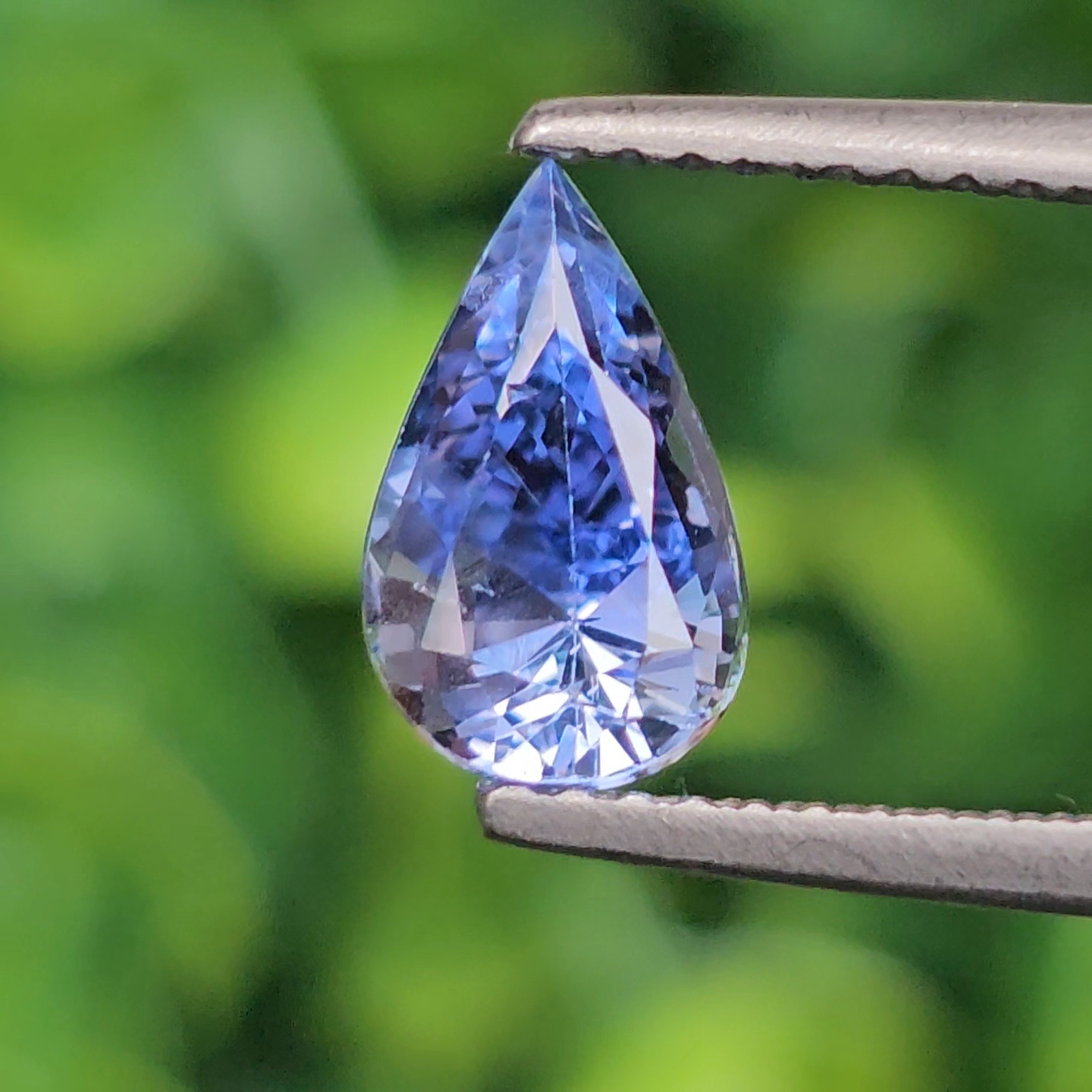 พลอย ไพลิน (Blue Sapphire) 1.55 กะรัต (Cts.) ดิบ (Unheated) พร้อมใบเซอร์ พลอยแท้ อัญมณีมงคลประจําวันเกิด เครื่องประดับพลอย