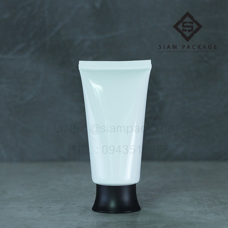 หลอดโฟมสีขาว 50g. ฝาเกลียวกระโปรงสีดำ