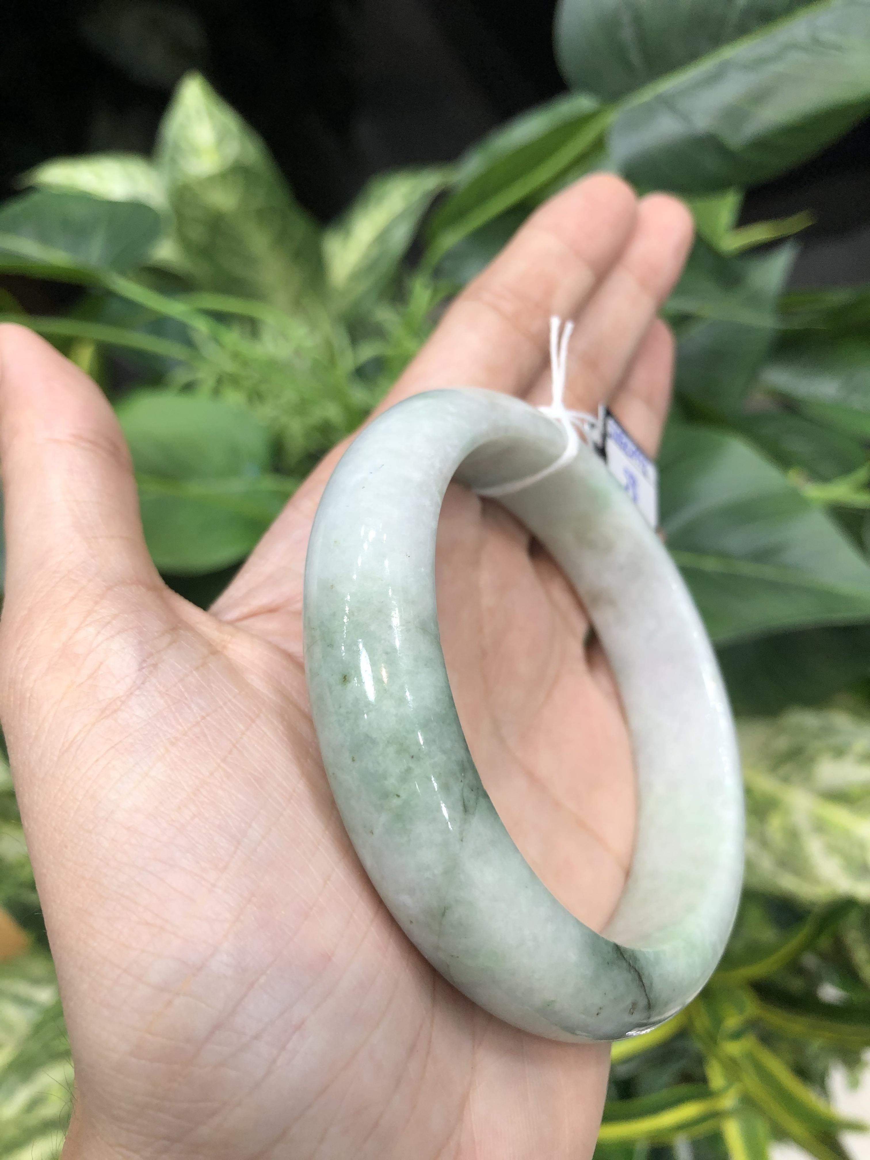 J05C0011หยก พม่า แท้ Jade กำไลหยก 58 มม (Jade bracelet) พม่า (Myanmar)