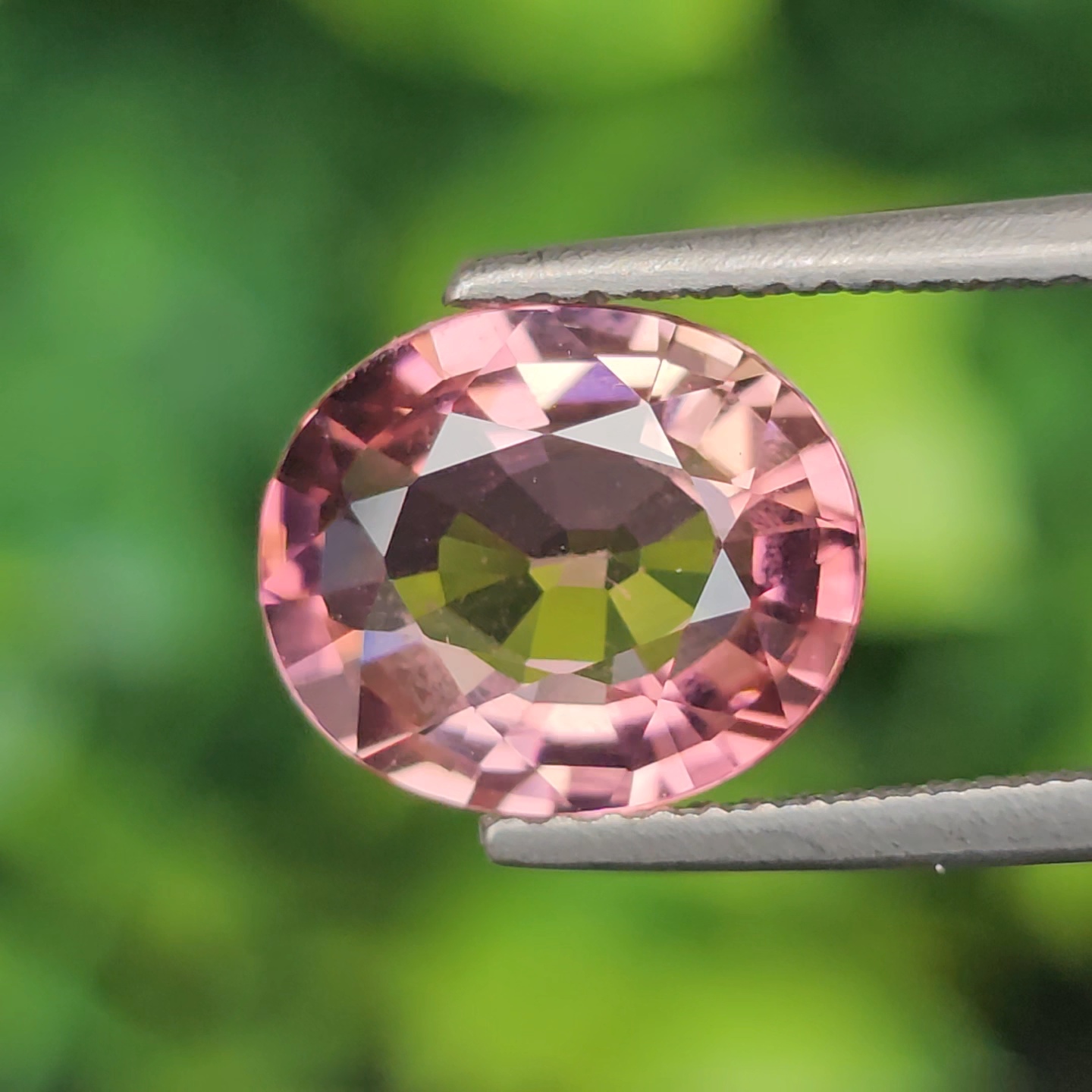 พลอย ทัวร์มารีน (Tourmaline) 2.68 กะรัต (Cts.) อัญมณีมงคลประจําวันเกิด เครื่องประดับพลอย