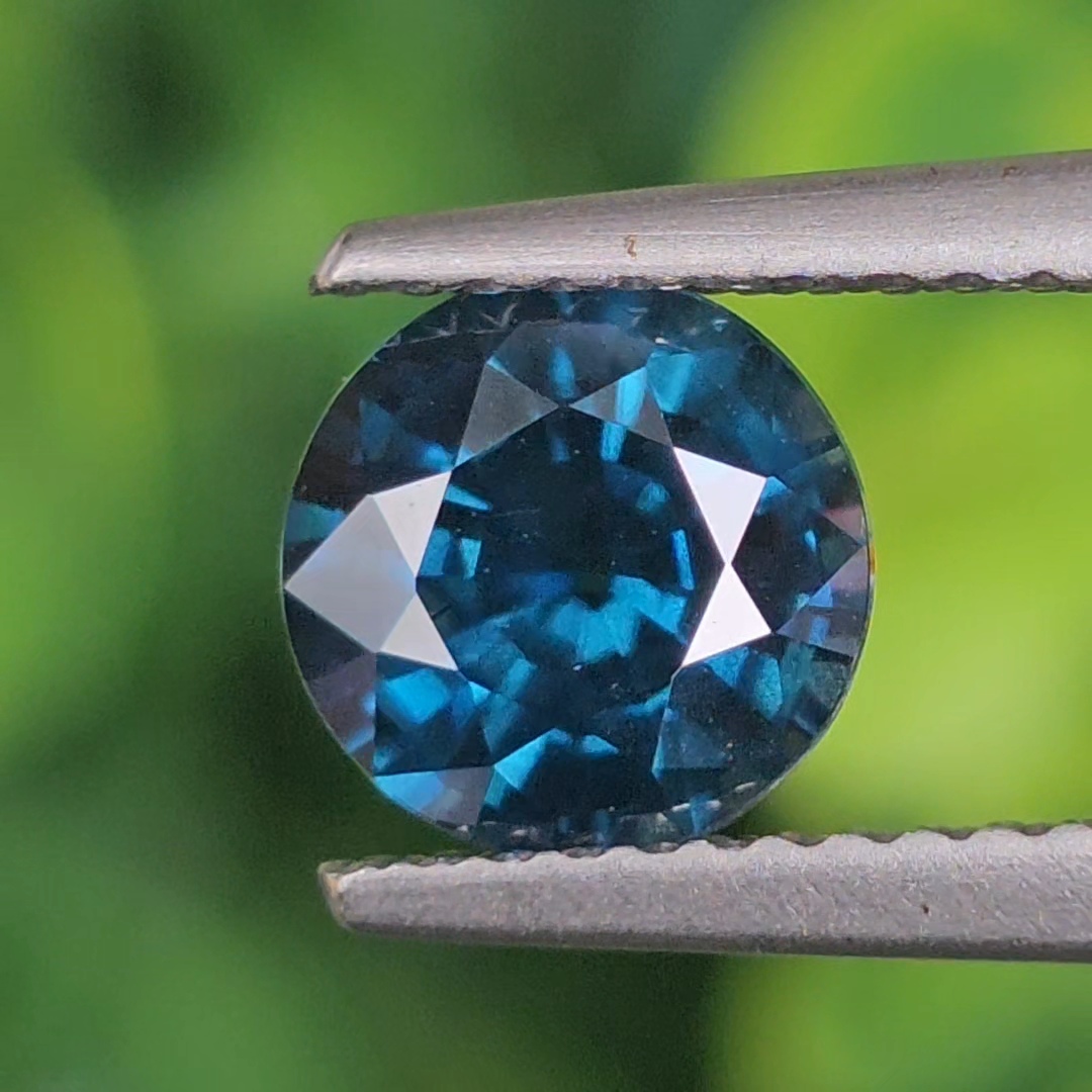 พลอย เพทาย Natural Zircon 1.93 กะรัต (Cts.) พร้อมใบเซอร์ พลอยแท้อัญมณีมงคล ประจําวันเกิด เครื่องประดับพลอย