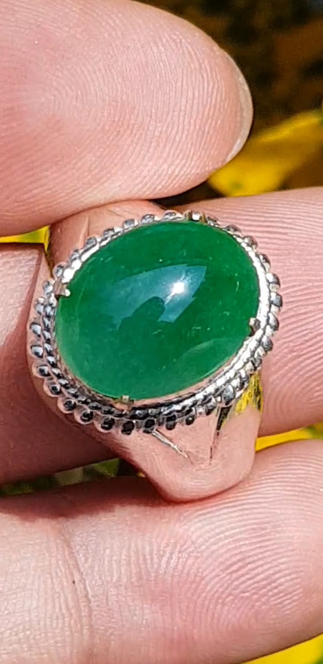 หยก พม่า แท้ Jade แหวนหยก 翡翠戒指 (Jadeite ring) 4.21 กะรัต (Cts.) ดิบ Size 62 ไม่ผ่านการปรับปรุง (Type A) พม่า (Myanmar)