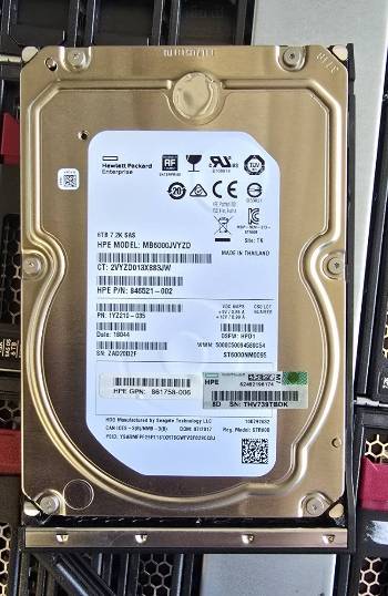 sas 6tb มี 8x ลูก