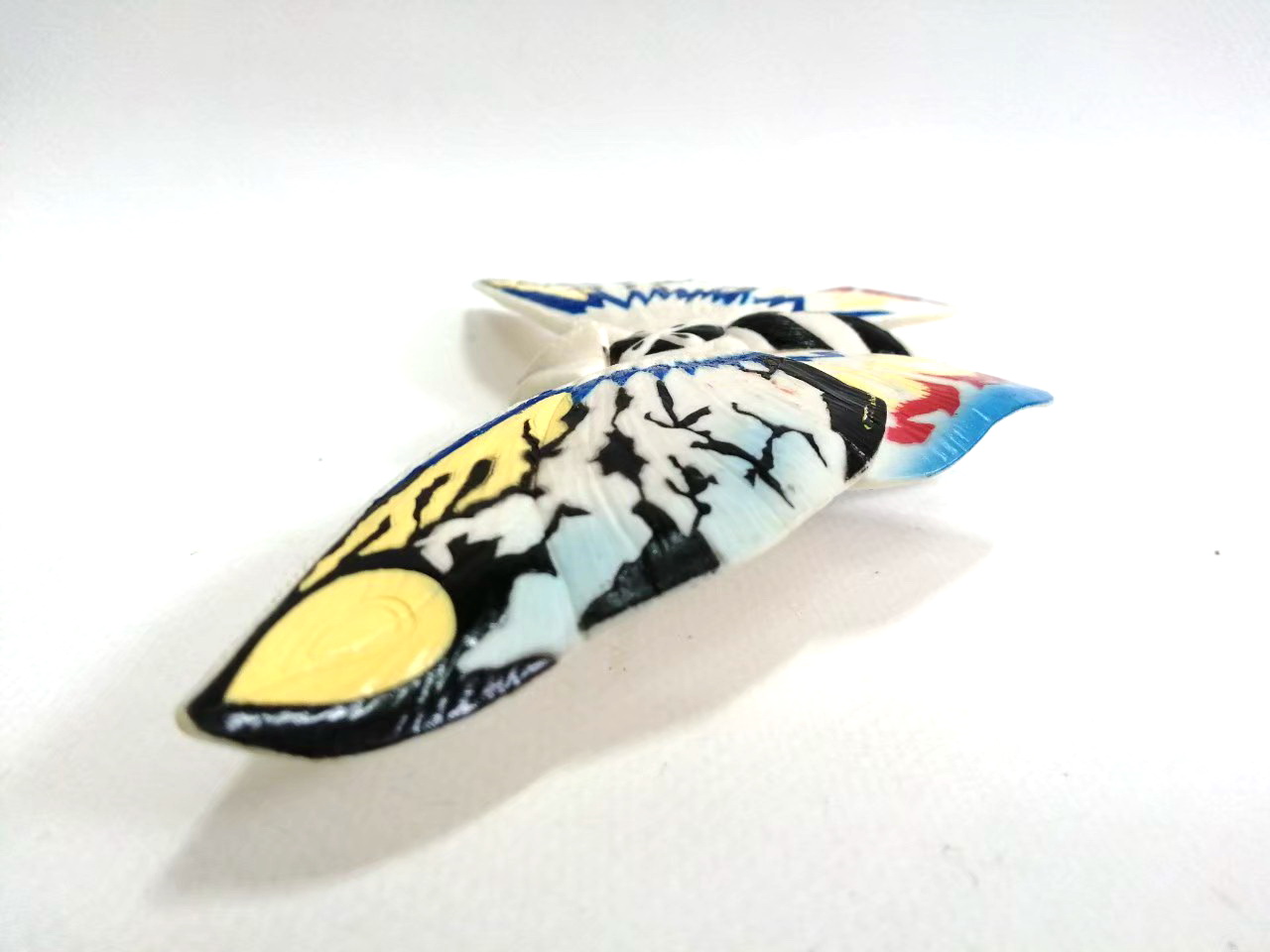 ซอฟ4นิ้ว เรนโบว์ มอธร่า bandai 1998 ขนาดสูง4นิ้ว ปลายปีกยาว6.5-7นิ้ว มือสองสภาพดีมีรอยบ้าง