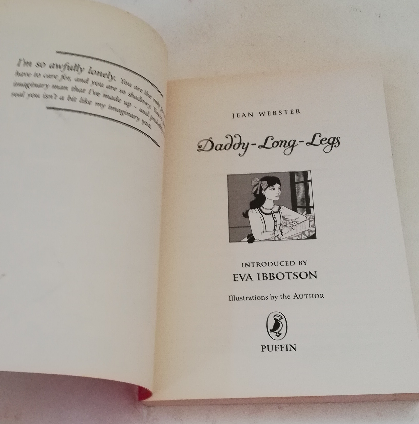 หนังสือนิยายเก่าภาษาอังกฤษ** หน้าแรกมีตำหนิตามภาพ แผ่นสุดท้ายมีรอยสก๊อตเทป หนังสือห่อปกพลาสติก, แด๊ดดี้ลองเลก Daddy long Leg โดย Jean Webster intriduced by Eva Ibbotson