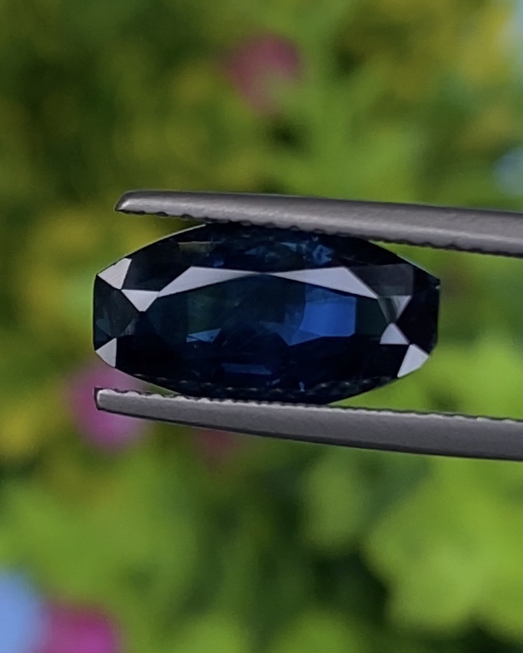 พลอย ไพลิน Blue Sapphire 3.02 กะรัต (Cts.) พลอยแท้ อัญมณีมงคลประจําวันเกิด เครื่องประดับพลอย