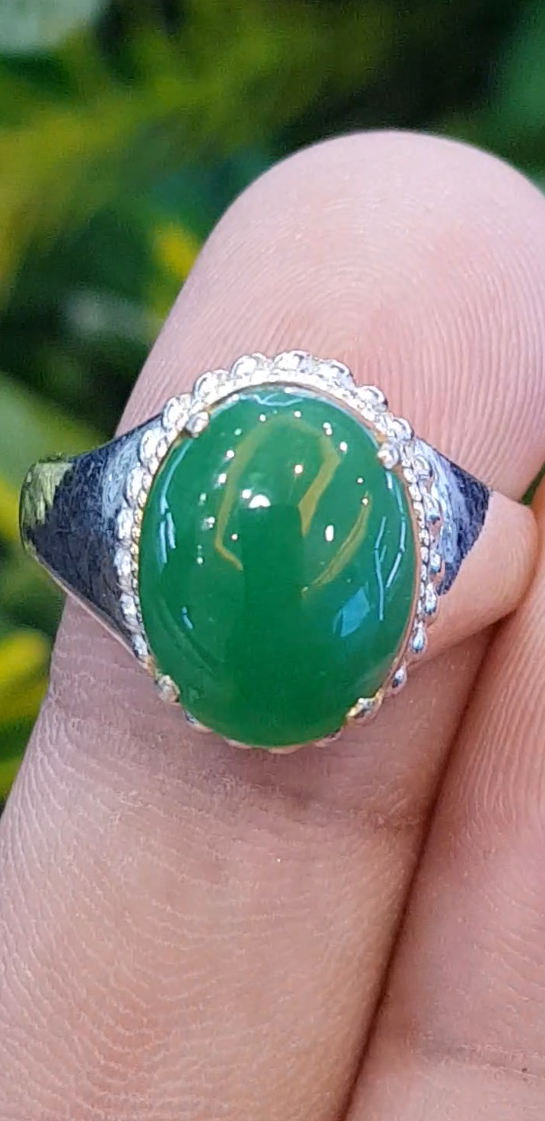 หยก พม่า แท้ Jade แหวนหยก 翡翠戒指 (Jadeite ring) 2.59 กะรัต (Cts.) ดิบ ไม่ผ่านการปรับปรุง (Type A) พม่า (Myanmar)