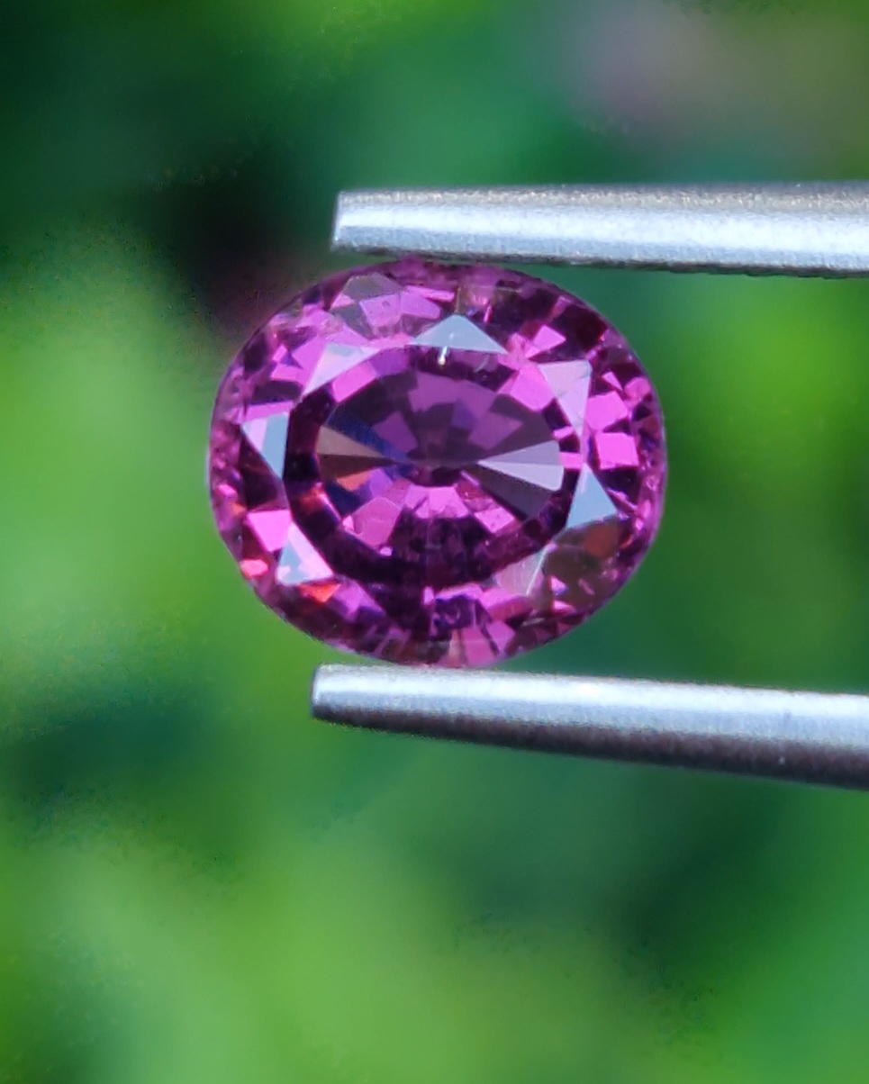 พลอย โรโดไลต์ กาเน็ท Rhodolite Garnet 1.07 กะรัต Cts.พลอยแท้ อัญมณีมงคลประจําวันเกิด เครื่องประดับพลอย