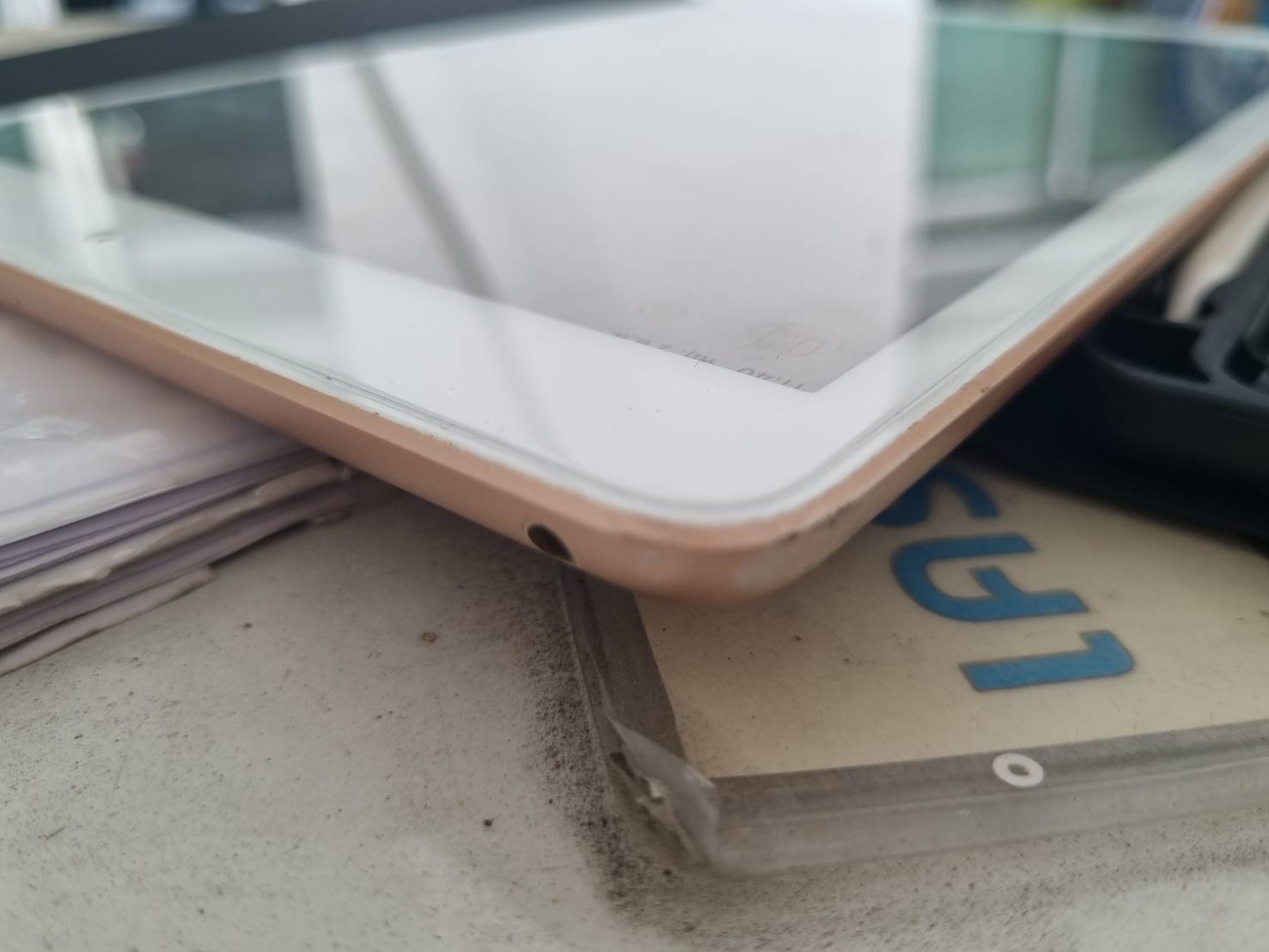 ipad Gen8 + ปากกา มีรอยตามการใช้งานบ้าง