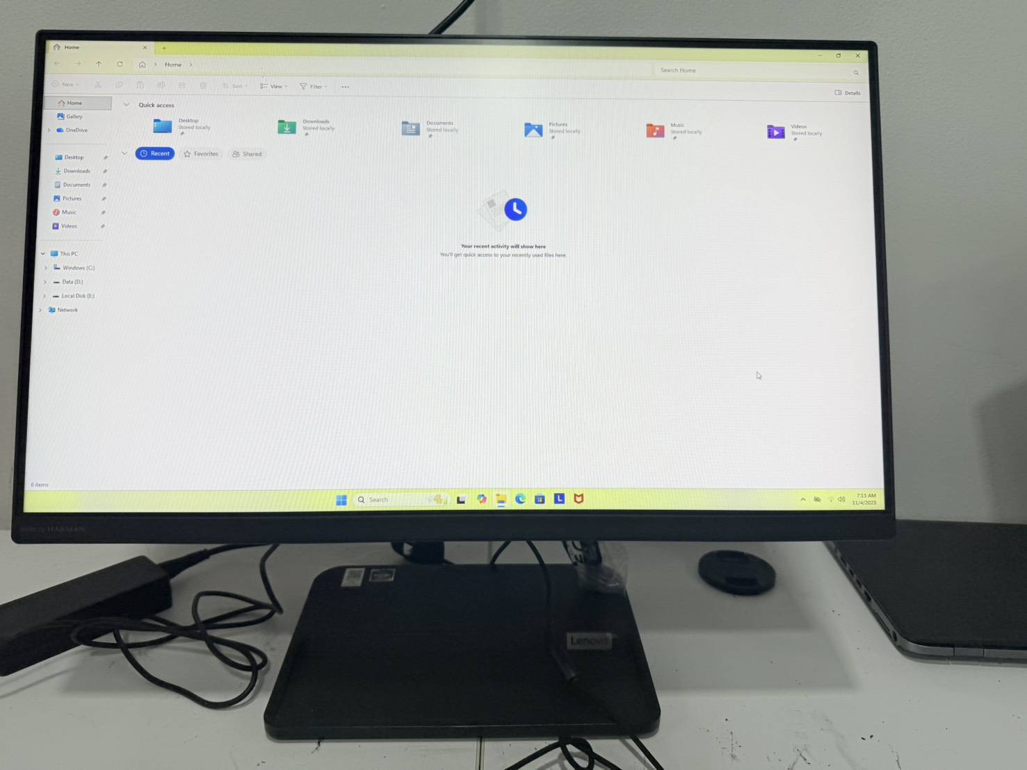 ALL-IN-ONE Lenovo ideacentre AIO 3 24ADA6(Ryzen5 3500U/8GB/M.2 256GB/1TB)+Adapter ไมค์ไม่ติด