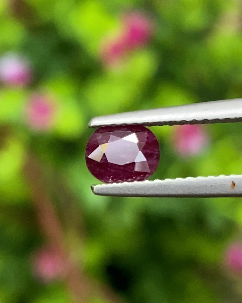 พลอย ทับทิม สยาม (Siam Ruby Sapphire) 1.02 กะรัต (Cts.) พร้อมใบเซอร์ พลอยแท้ อัญมณีมงคลประจําวันเกิด เครื่องประดับพลอย