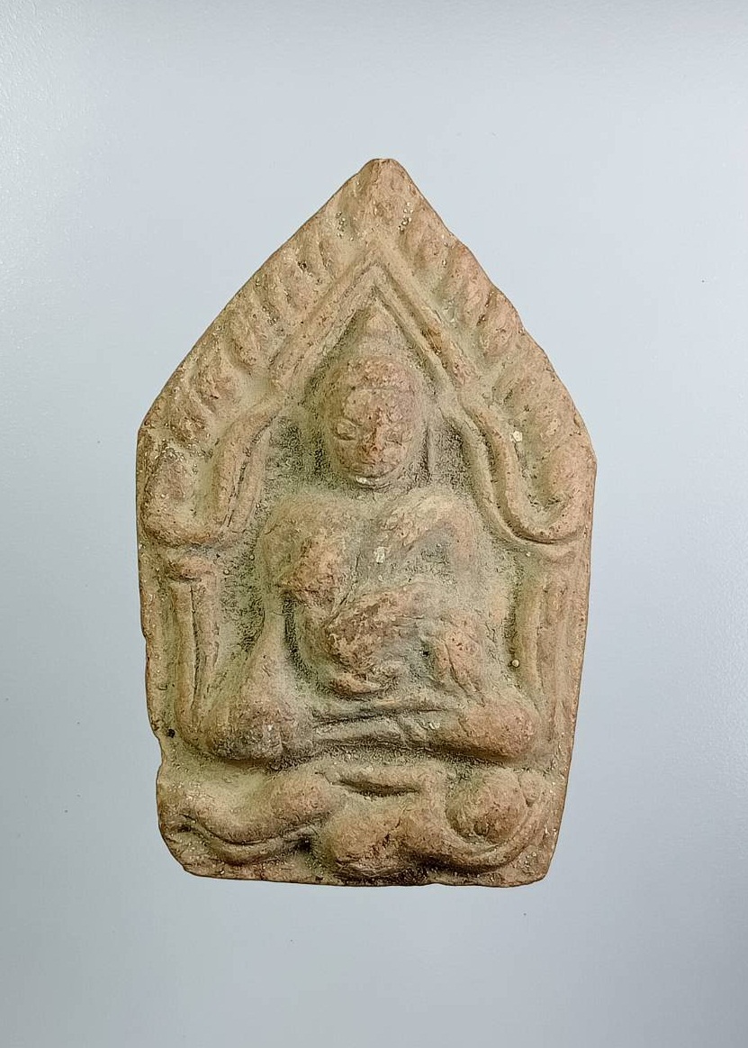 ผ3190 ขุนแผนอุ้มไก่ ประทับพลายกุมาร เนื้อดิน