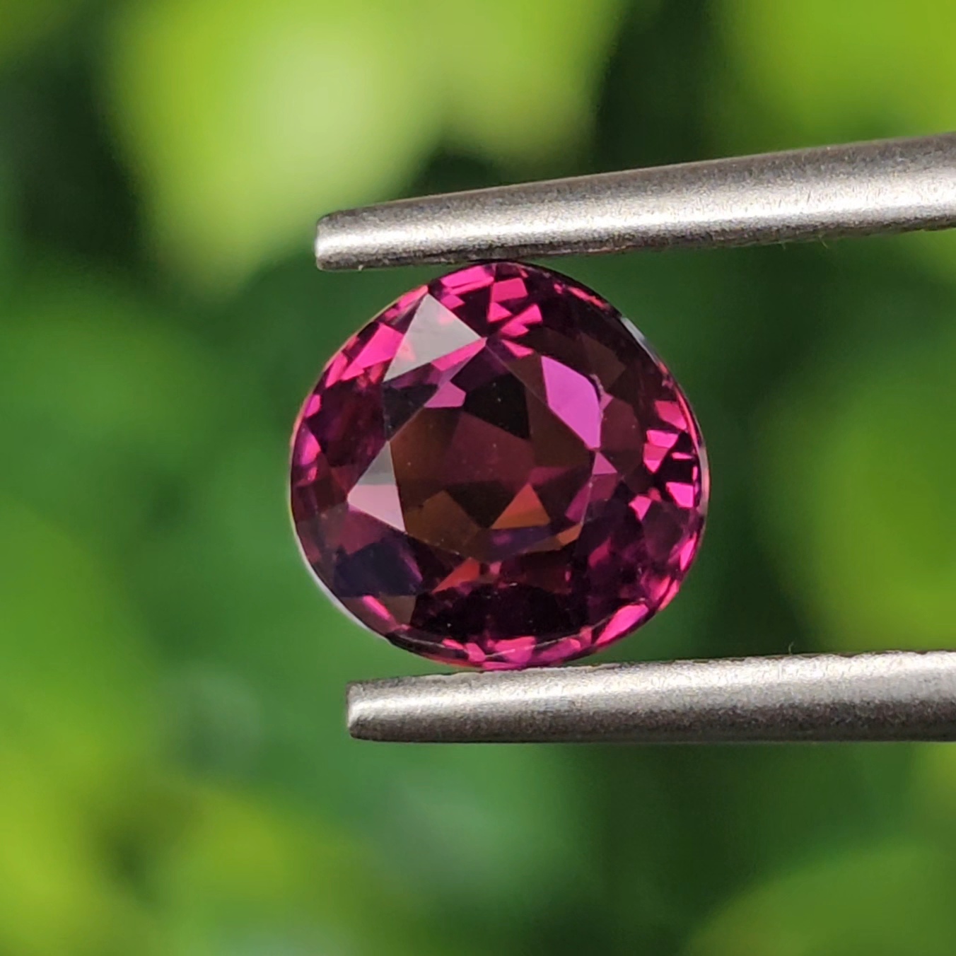 พลอย รูเบลไลต์ ทัวร์มาลีน Rubelite Tourmaline 1.27 กะรัต (Cts.) พลอยแท้ อัญมณีมงคลประจําวันเกิด เครื่องประดับพลอย