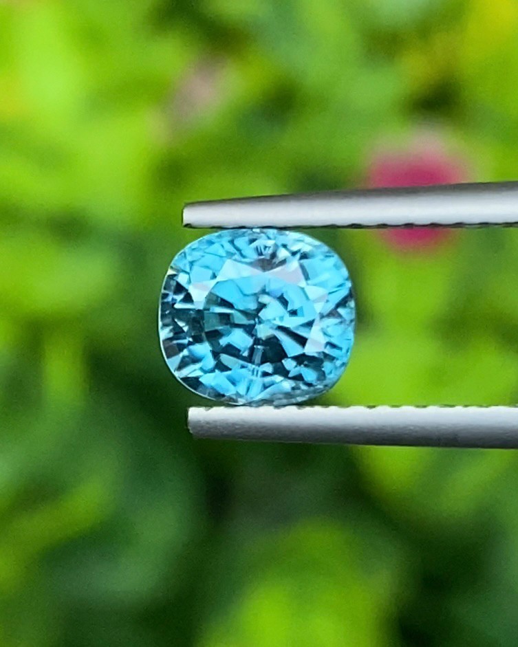 พลอย เพทาย Natural Zircon 2.27 กะรัต (Cts.) พลอยแท้อัญมณีมงคล ประจําวันเกิด เครื่องประดับพลอย