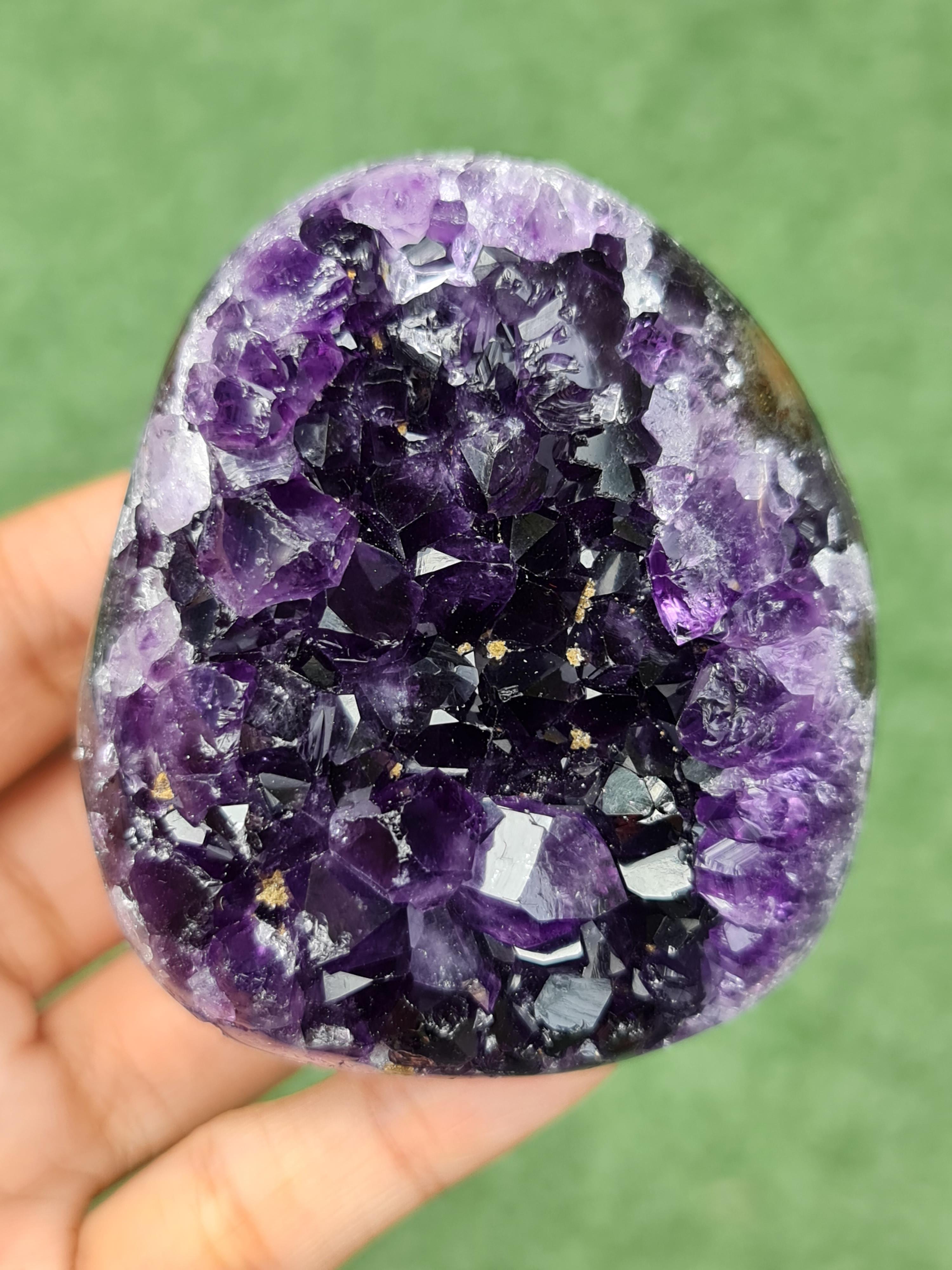 ก้อน ผลึก อเมทิส จีโอด Amethyst Geode 259 กรัม (grams.) พลอยแท้ อัญมณีมงคลประจําวันเกิด เครื่องประดับพลอย