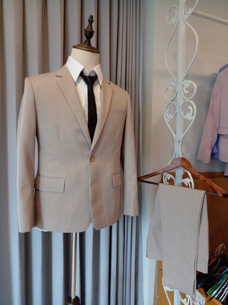 เช่า ชุดสูทชาย สีเบจ คลาสสิก