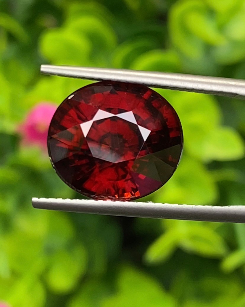 พลอย เพทาย Natural Zircon 10.82 กะรัต (Cts.) พลอยแท้ อัญมณีมงคลประจําวันเกิด เครื่องประดับพลอย