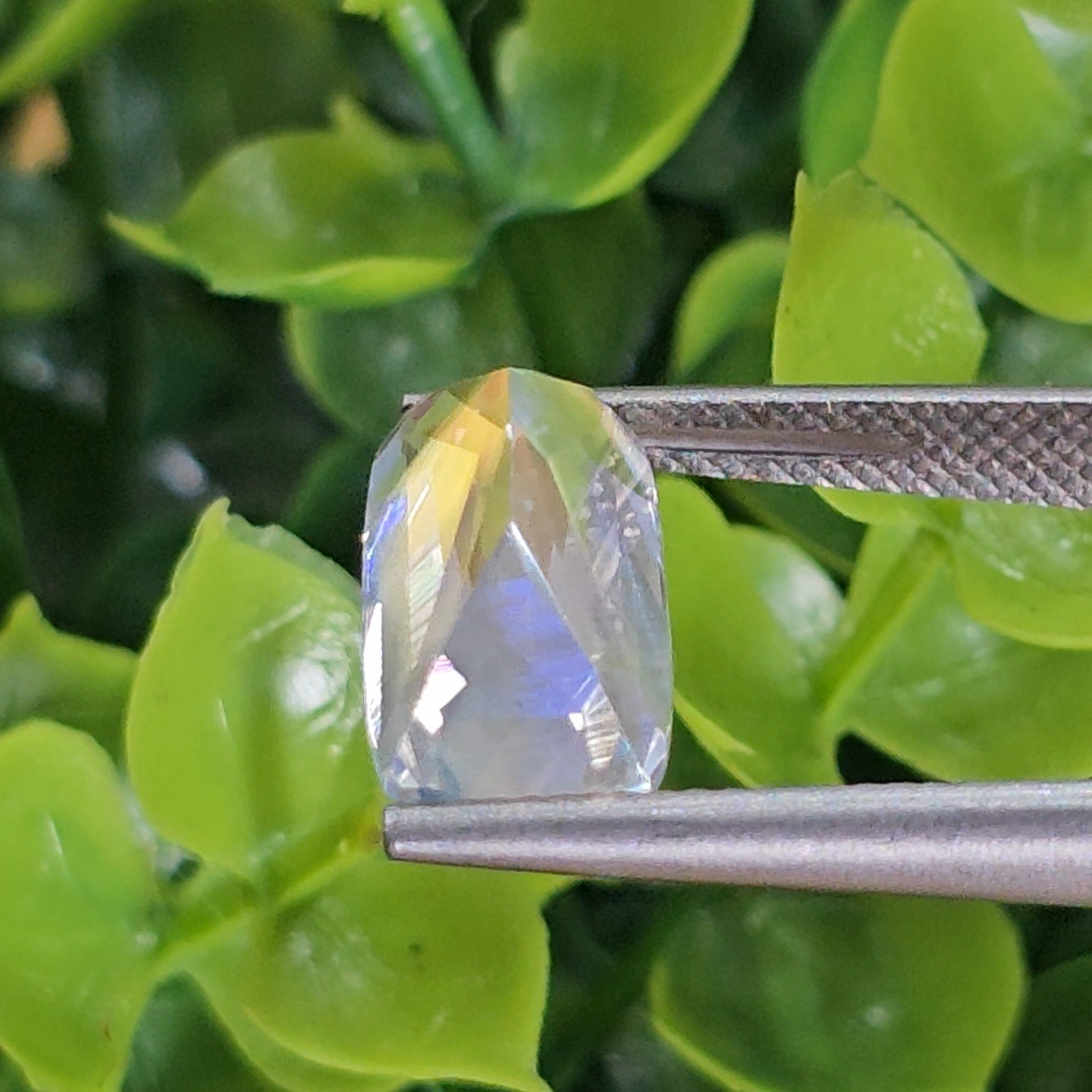 พลอย มูนสโตน เรนโบว์ Rainbow Moonstone 5.53 กะรัต (cts.) พลอยแท้ อัญมณีมงคลประจําวันเกิด เครื่องประดับพลอย