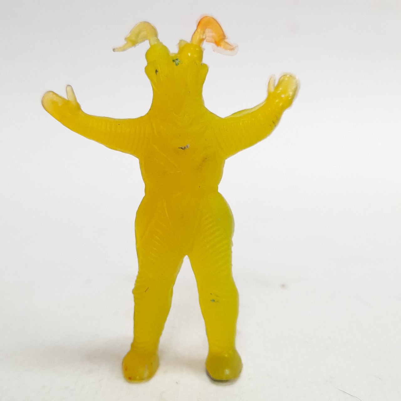 มีหลายภาพ,ตุ่นยางใส สีเหลือง เซ็ทต้อน (Z-TON) ขนาดราว 2.5-3 นิ้ว มือสองสภาพดี มีรอยบ้าง