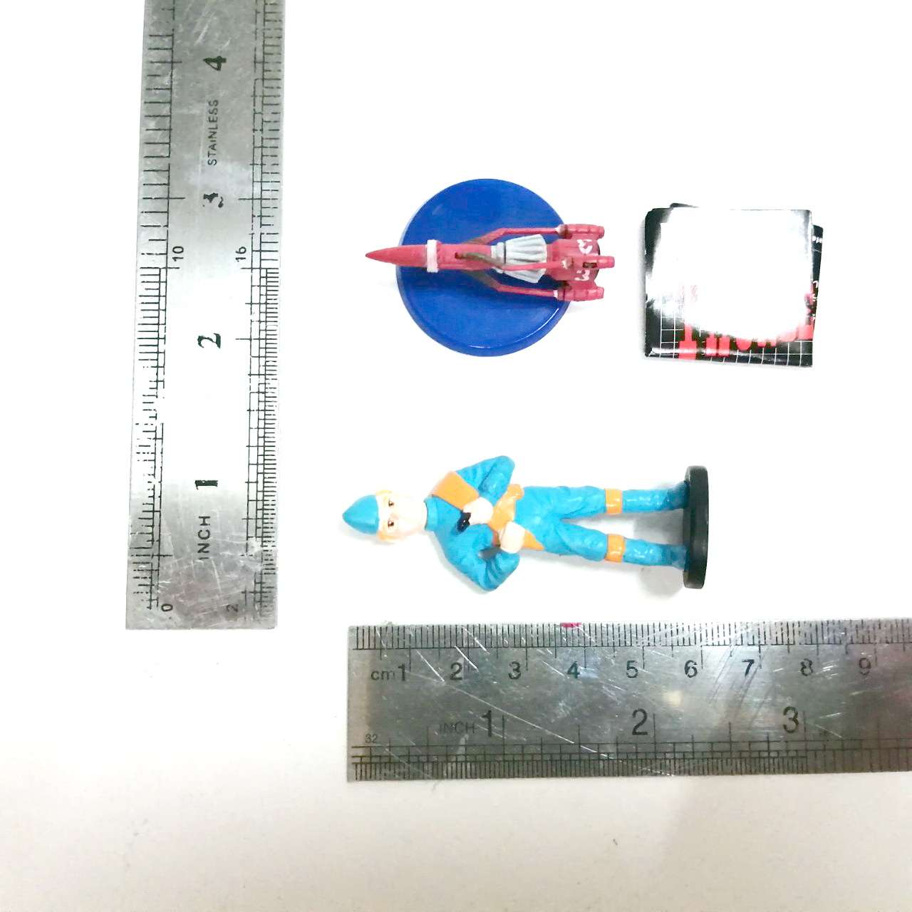 กาชาปอง 2นิ้ว นักบินธันเดอร์เบิร์ด 3 พร้อมยาน ขนาดตามรูป มีใบปิด สภาพดี มีรอยบ้าง, /mini figure 2 inches Thunderbird pilot and vehicle