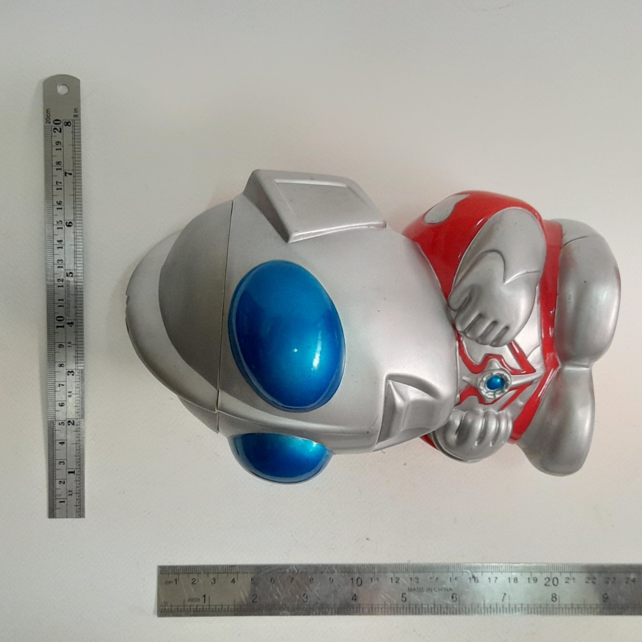 มีหลายภาพ,กระปุกออมสิน อุลตร้าแมนมิลเลนเนียม Ulraman Millenium ,Apext เปิดฝาได้ ของเอเพกซ์ทอยส์ ลิขสิทธิ์แท้ ไชโยฯ ขนาดตามรูป มือสองสภาพดี มีรอยบ้างงานสะสมเก่าเก็บ