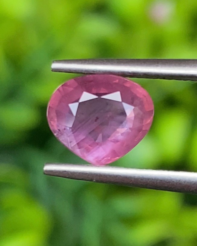 พลอย ทับทิม Ruby sapphire 1.43 กะรัต (Cts) ดิบ Unheated พลอยแท้ อัญมณีมงคลประจําวันเกิด เครื่องประดับพลอย