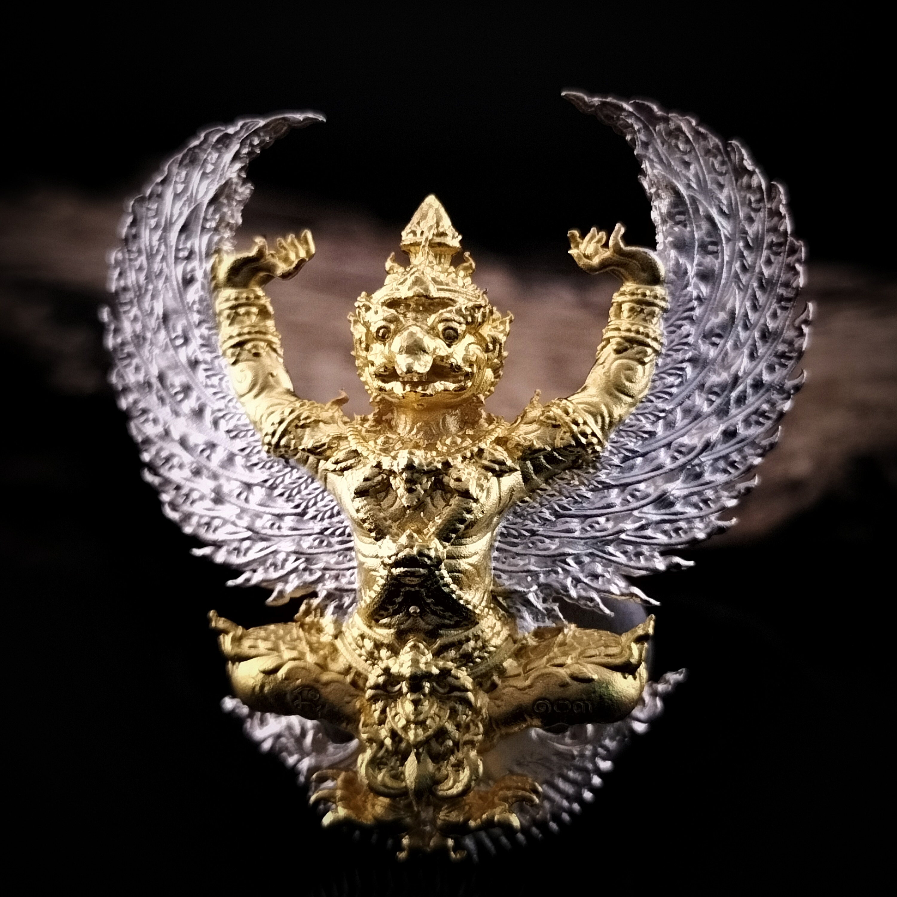 พญาครุฑทศยันต์มหาราช รุ่น รวยเหลือล้นมหาเศรษฐีอุดมทรัพย์