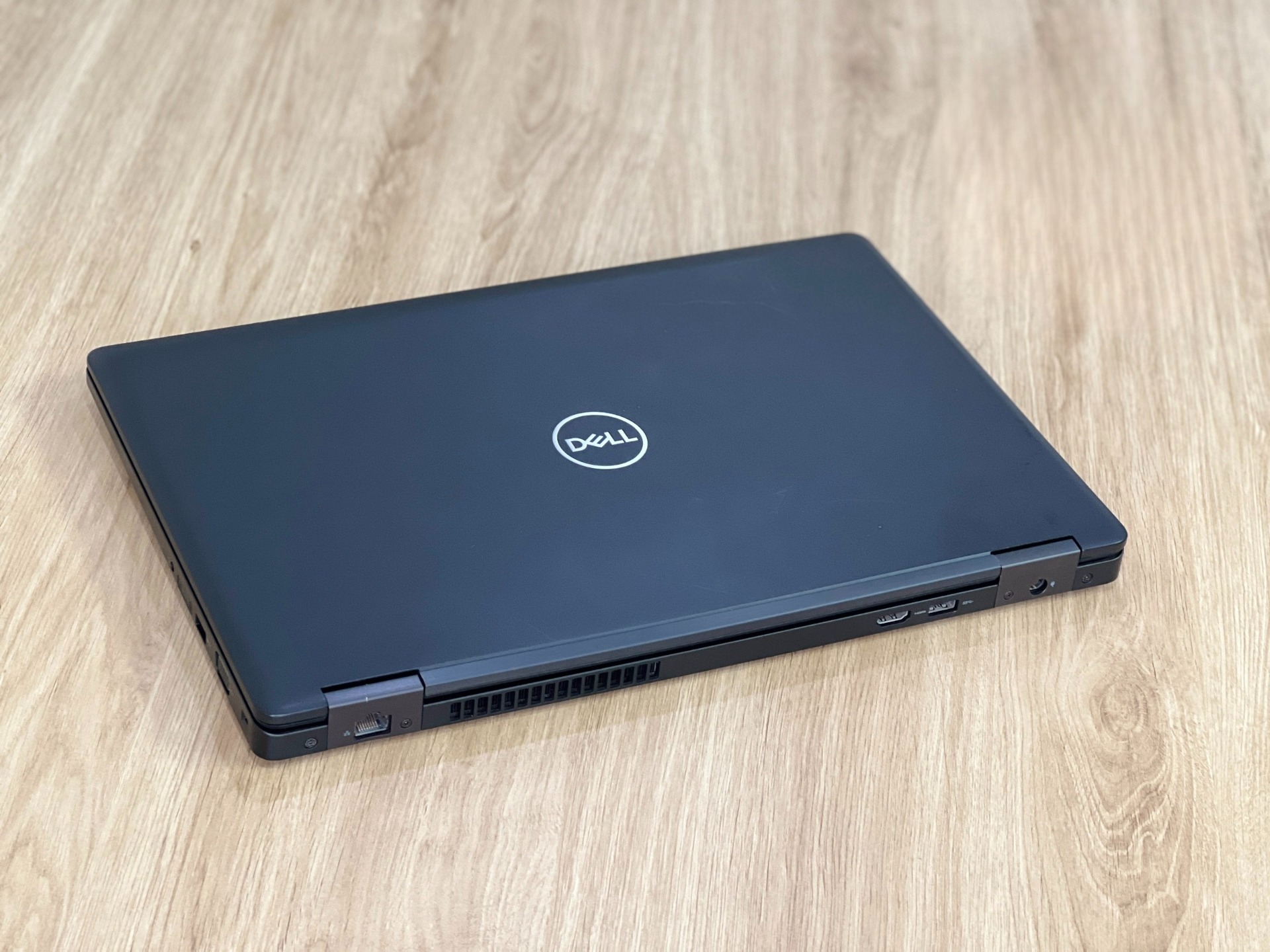 Notebook Dell Precision 3530 สำหรับงานออกแบบ i7-8750H Ram 16GB Quadro P600 Harddisk 1 TB แถม m.2 120GB แบต 53%