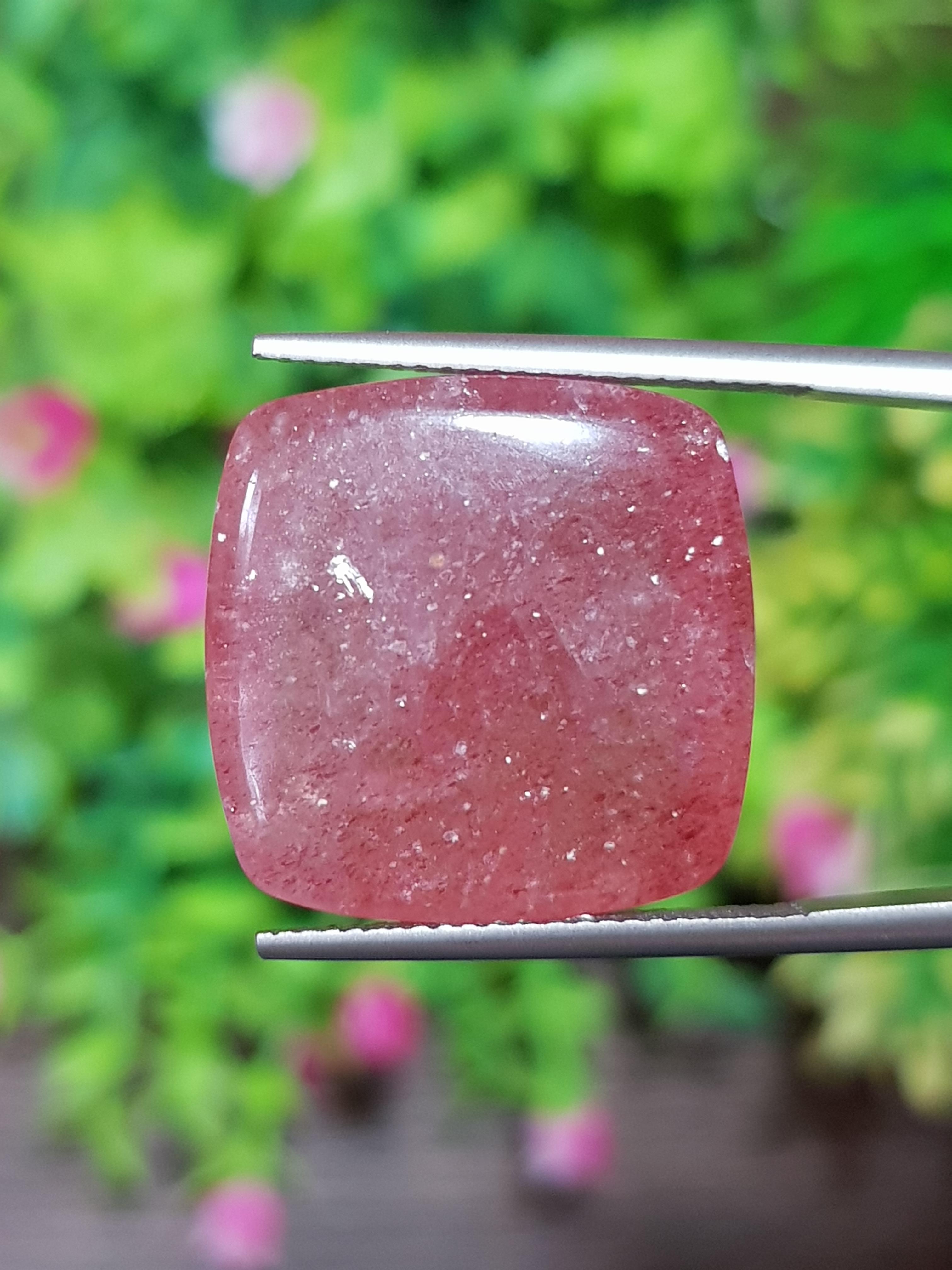 พลอย สตอเบอรี่ ควอตซ์ Strawberry Quartz 29.53 กะรัต (Cts.) พลอยแท้ อัญมณีมงคลประจําวันเกิด เครื่องประดับพลอย