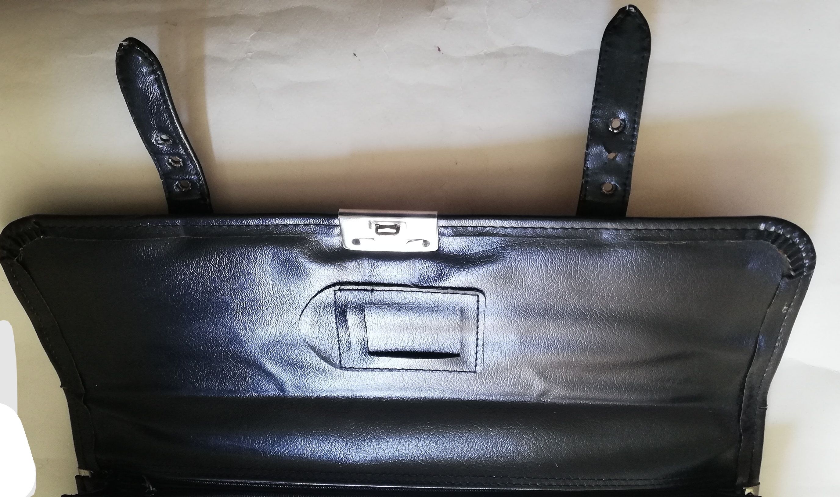 ของสะสมเก่า กระเป๋านักเรียน จาก โรงเรียนดาราสมุทร ศรีราชา **มีตำหนิโปรดตรวจสอบทุกภาพ