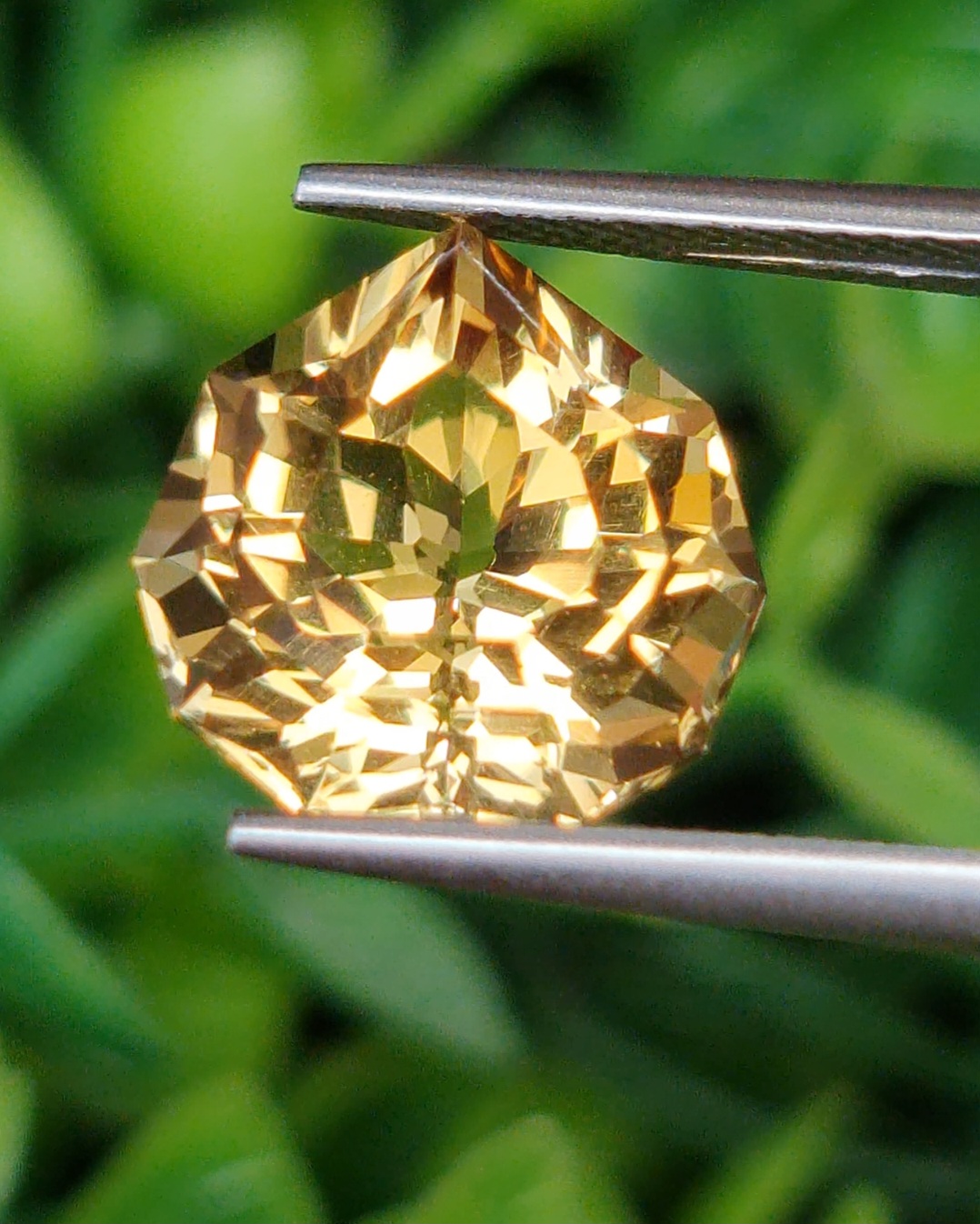 พลอย ซิทริน Citrine 6.93 กะรัต (Cts.) พลอยแท้ อัญมณีมงคลประจําวันเกิด เครื่องประดับพลอย