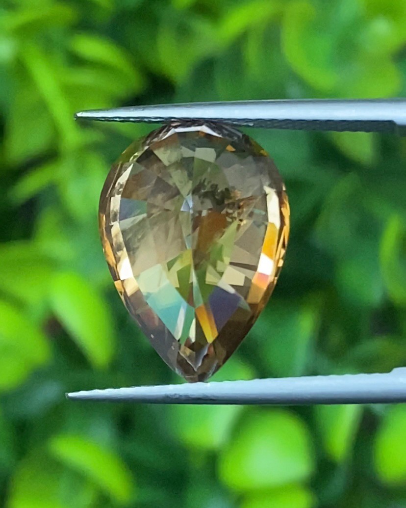 พลอย เพทาย Natural Zircon 14.34 กะรัต (Cts.) พร้อมใบเซอร์ พลอยแท้อัญมณีมงคล ประจําวันเกิด เครื่องประดับพลอย