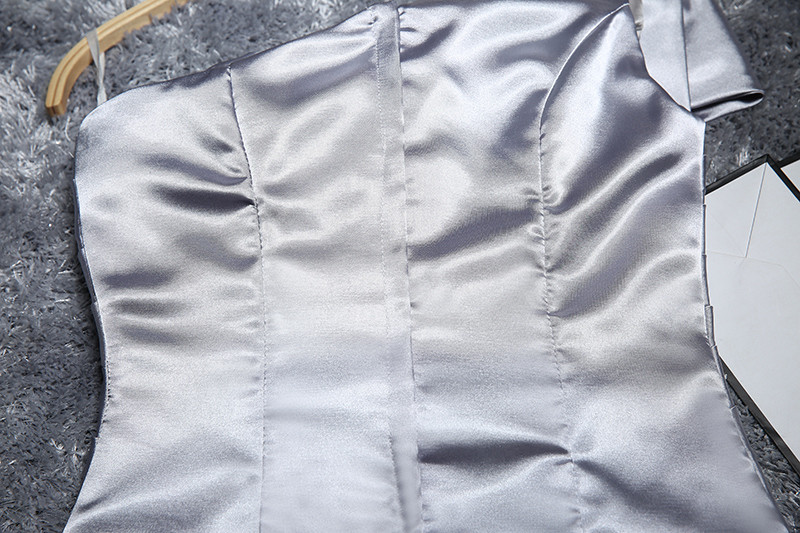 พร้อมส่ง ชุดราตรี สีเทา บ่าเฉียง ทรงเข้ารูป แต่งโบว์ที่ไหล่ ซิปหลัง