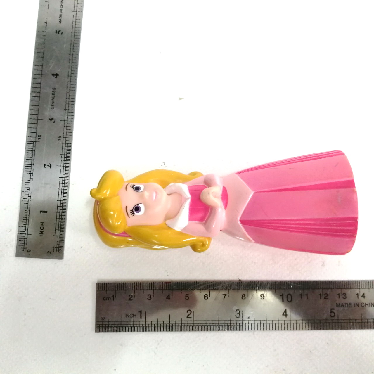 ซอฟ 4.5-5นิ้ว ขนาดตามรูปเจ้าหญิงออโรร่า จาก เจ้าหญิงนิทรา ของดีสนีย์ สภาพดีมีรอยบ้างขนาดตามรูป