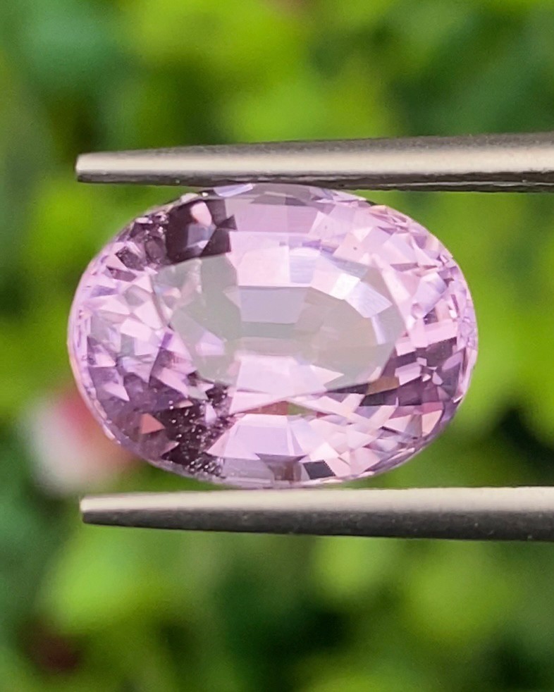 พลอย คุนไซท์ Kunzite 6.30 กะรัต (Cts.) พลอยแท้อัญมณีมงคล ประจําวันเกิด เครื่องประดับพลอย