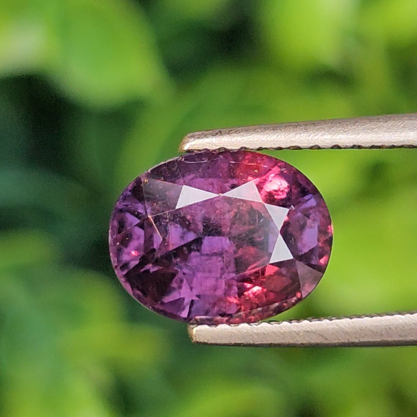 พลอย คัลเลอร์เชนจ์ แซฟไฟร์ Color Change Sapphire 3.40 กะรัต (Cts.) พลอยแท้ อัญมณีมงคลประจําวันเกิด เครื่องประดับพลอย