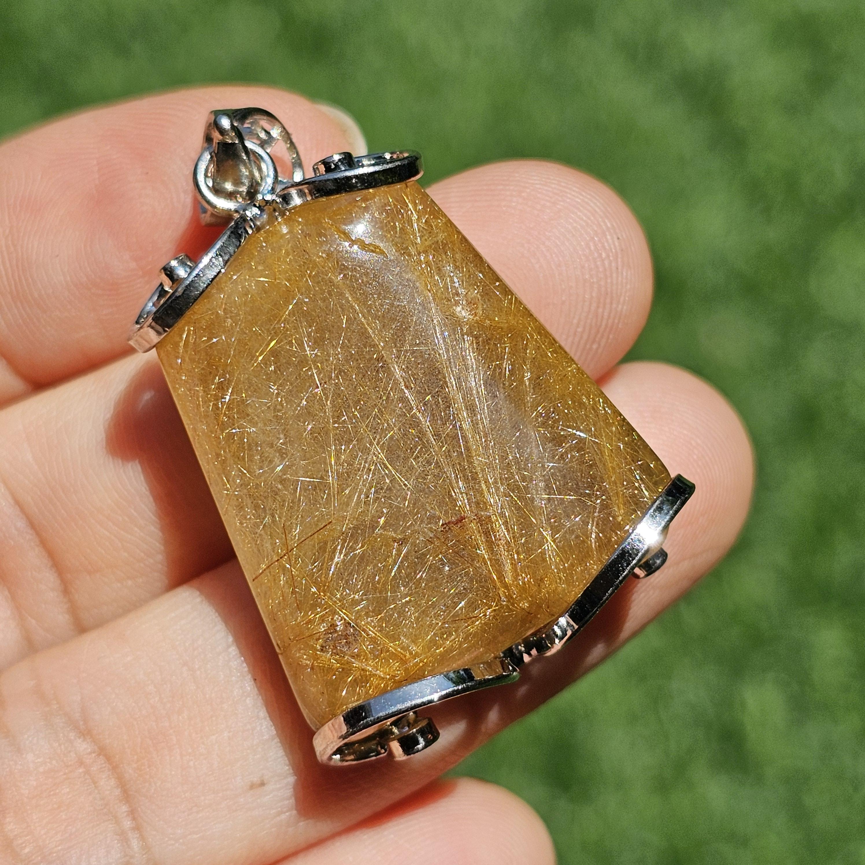 จี้ไหมทอง (Golden Rutilated Quartz) 65.25 กะรัต Cts. พลอยแท้ อัญมณีมงคลประจําวันเกิด เครื่องประดับพลอย