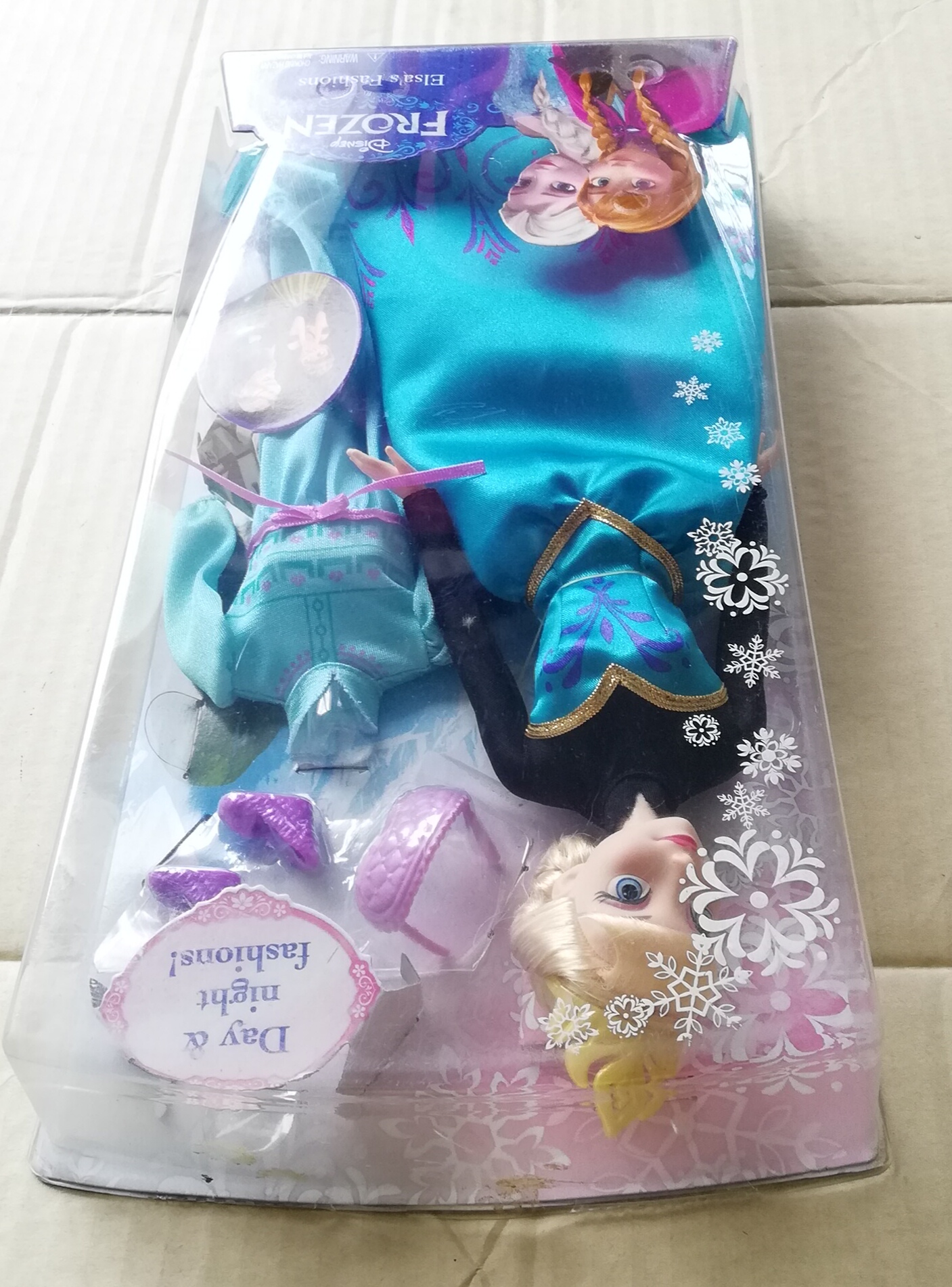 ของสะสมในแพ็ค Disney Princess, Princess Elsa, FROZEN เจ้าหญิงดิสนีย์, เซ็ทเจ้าหญิงเอลซ่า พร้อมชุดกลางวันและกลางคืน ลิขสิทธิ์แมทเทลMattel