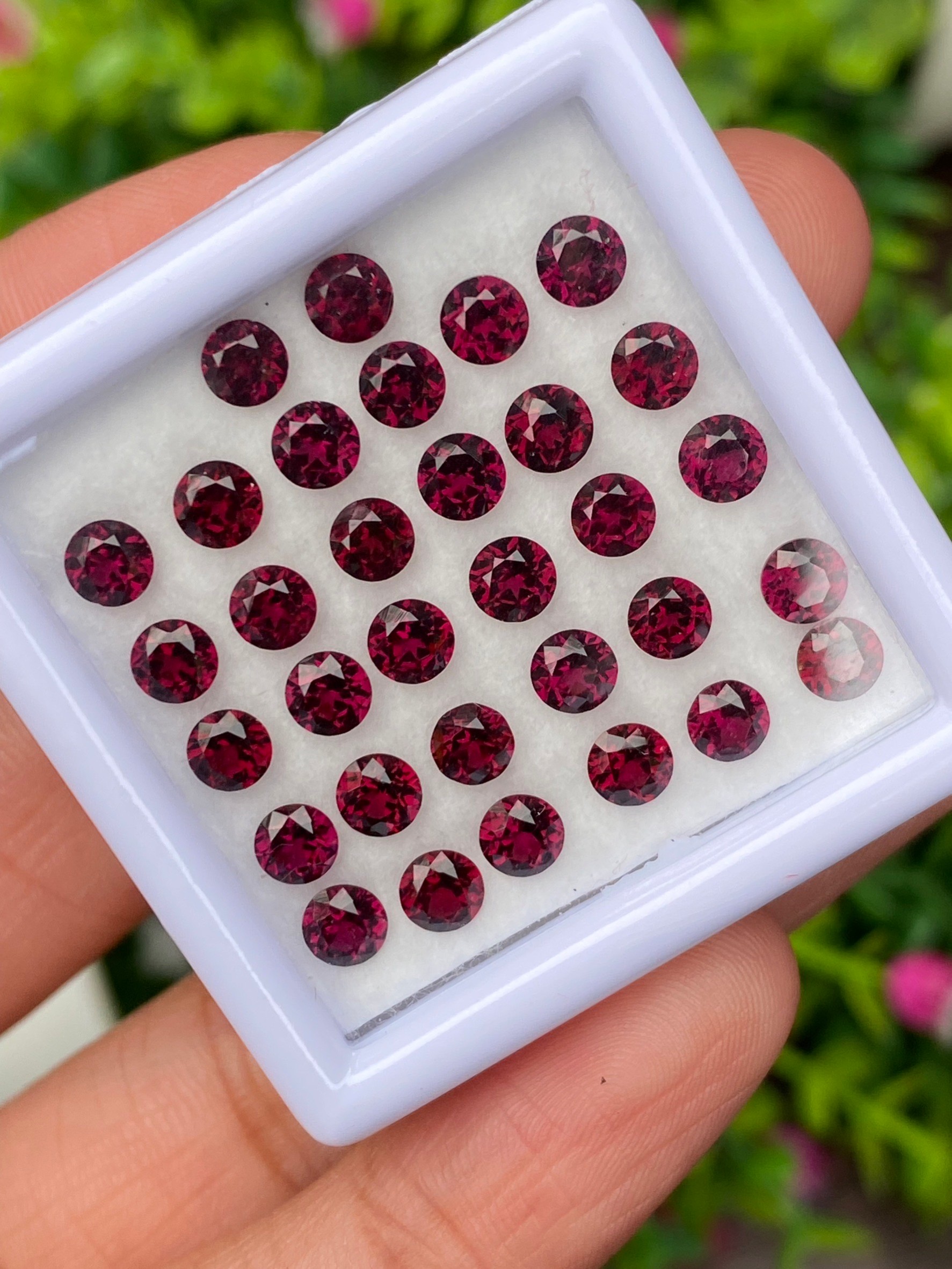 พลอย โรโดไลต์ กาเน็ท Rhodolite Garnet 32 เม็ด Pcs. 11.15 กะรัต Cts.พลอยแท้ อัญมณีมงคลประจําวันเกิด เครื่องประดับพลอย