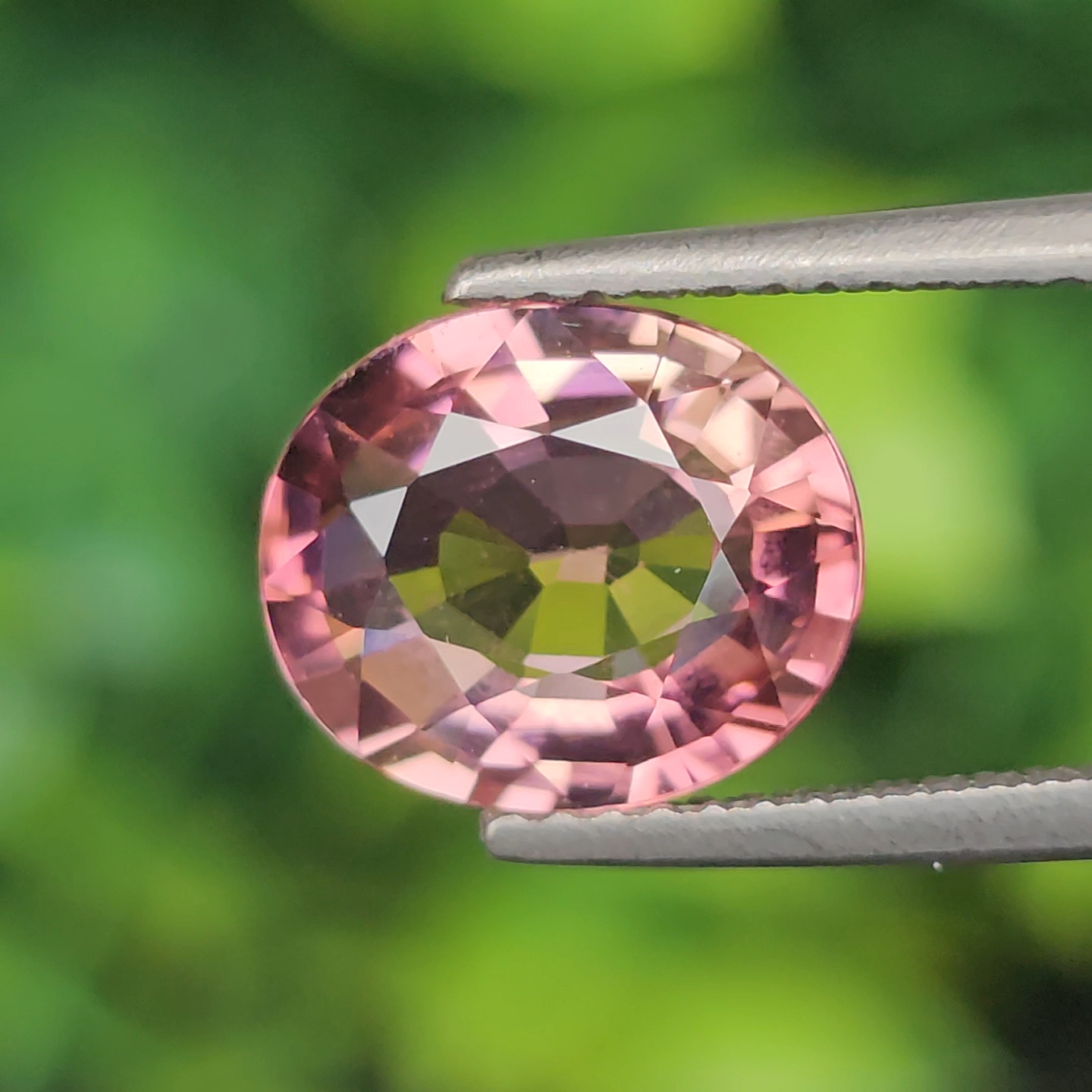 พลอย ทัวร์มารีน (Tourmaline) 2.68 กะรัต (Cts.) อัญมณีมงคลประจําวันเกิด เครื่องประดับพลอย