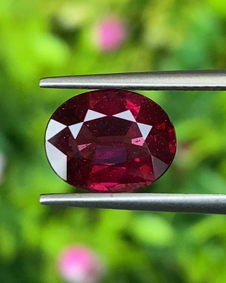 พลอย โรโดไลต์ กาเน็ท Rhodolite Garnet 2.85 กะรัต Cts.พลอยแท้ อัญมณีมงคลประจําวันเกิด เครื่องประดับพลอย