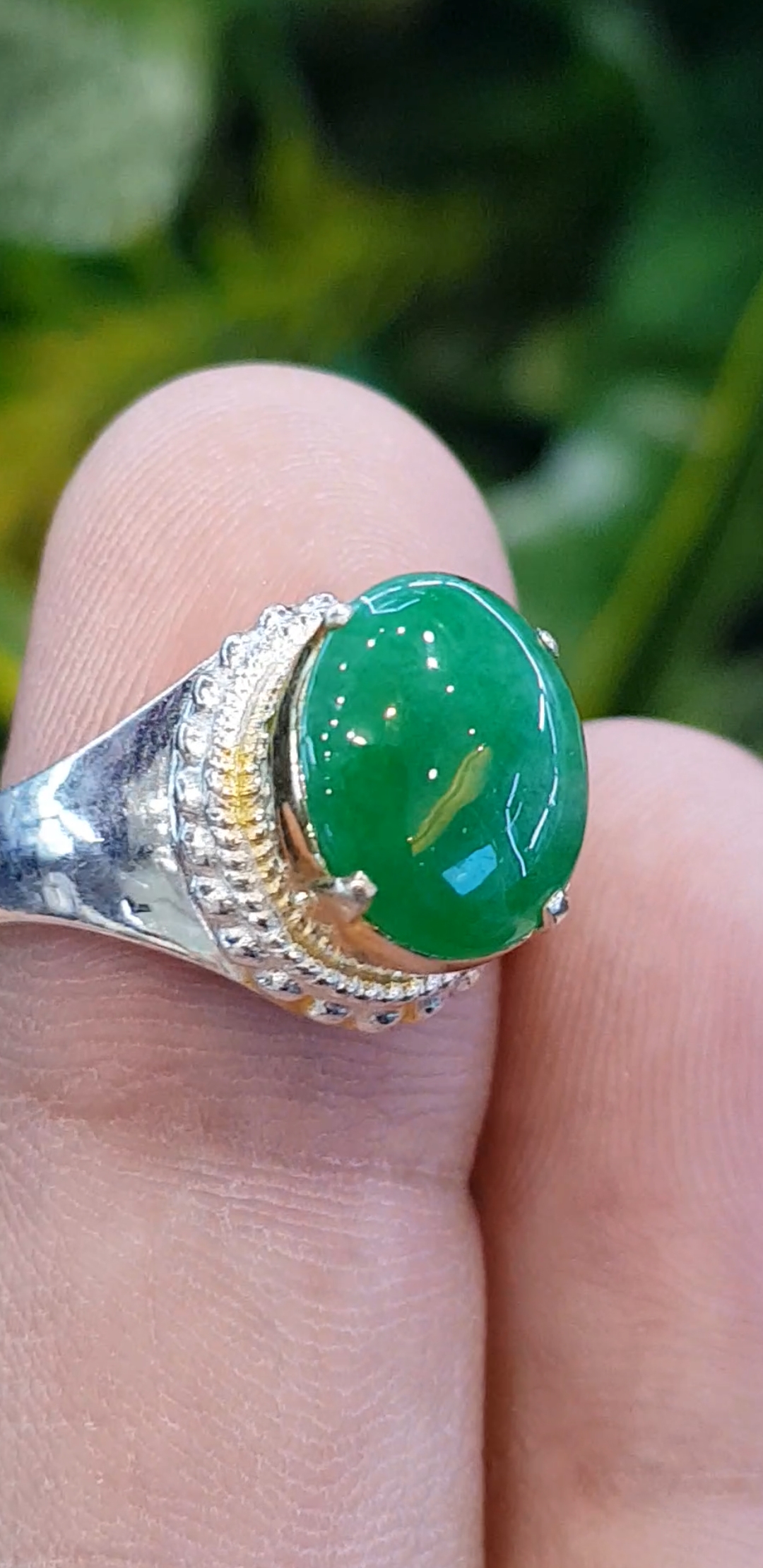 หยก พม่า แท้ Jade แหวนหยก 翡翠戒指 (Jadeite ring) 1.93 กะรัต (Cts.) (Size) 59ดิบ ไม่ผ่านการปรับปรุง (Type A) พม่า (Myanmar)