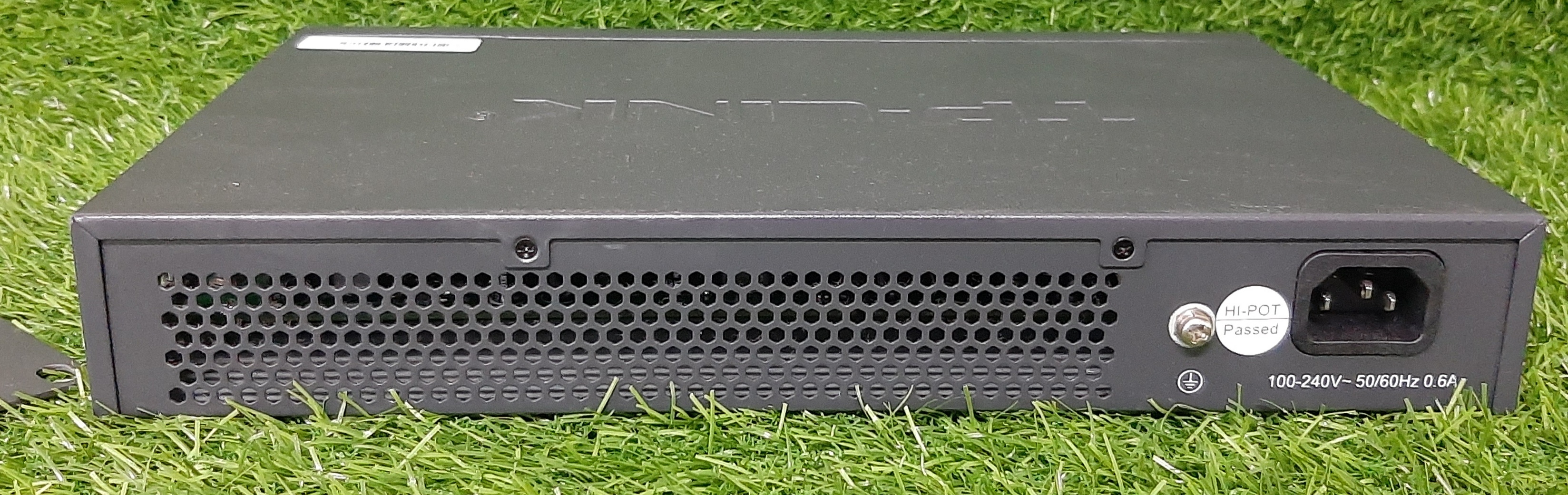 สวิตซ์มือสอง TP-Link ประกันร้าน 1 เดือน TL-SG1024 24-Port Gigabit Switch พร้อมหู