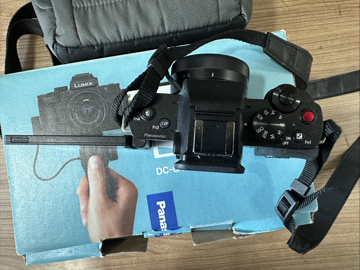 Camera Lumix DC-G100 + ขาตั้ง + กระเป๋า