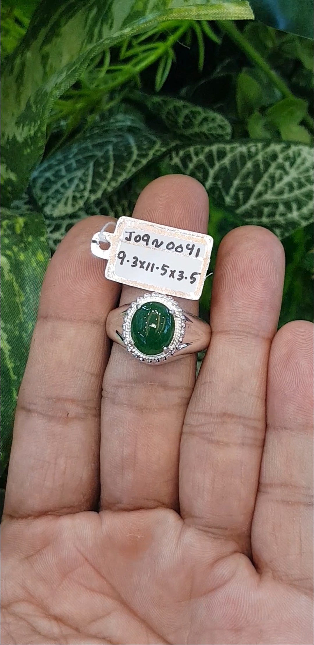 หยก พม่า แท้ Jade แหวนหยก 翡翠戒指 (Jadeite ring) 3.03 กะรัต (Cts.) (Size) 60ดิบ ไม่ผ่านการปรับปรุง (Type A) พม่า (Myanmar)